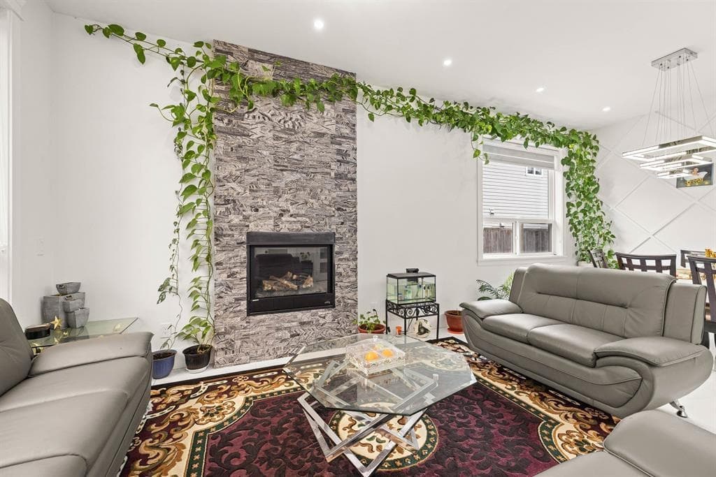 13306 90 Avenue, Surrey, V3V 1C1 — photo 4