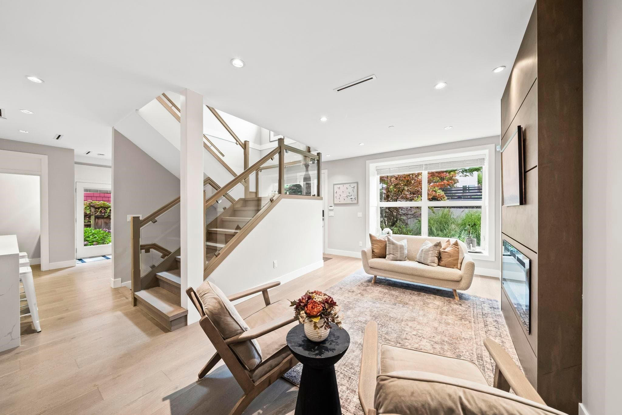 2 - 233 W 5th Street, North Vancouver, V7M 1J9 — photo 2