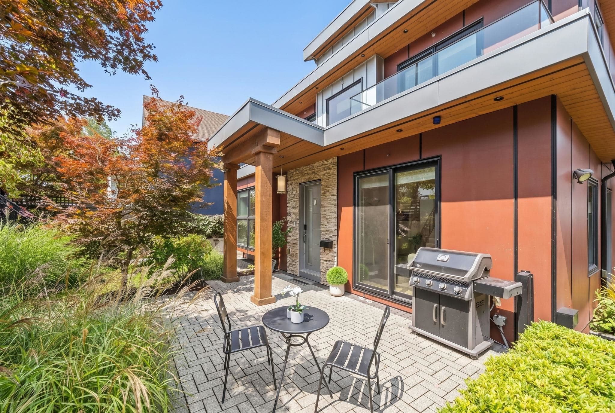 2 - 233 W 5th Street, North Vancouver, V7M 1J9 — photo 1