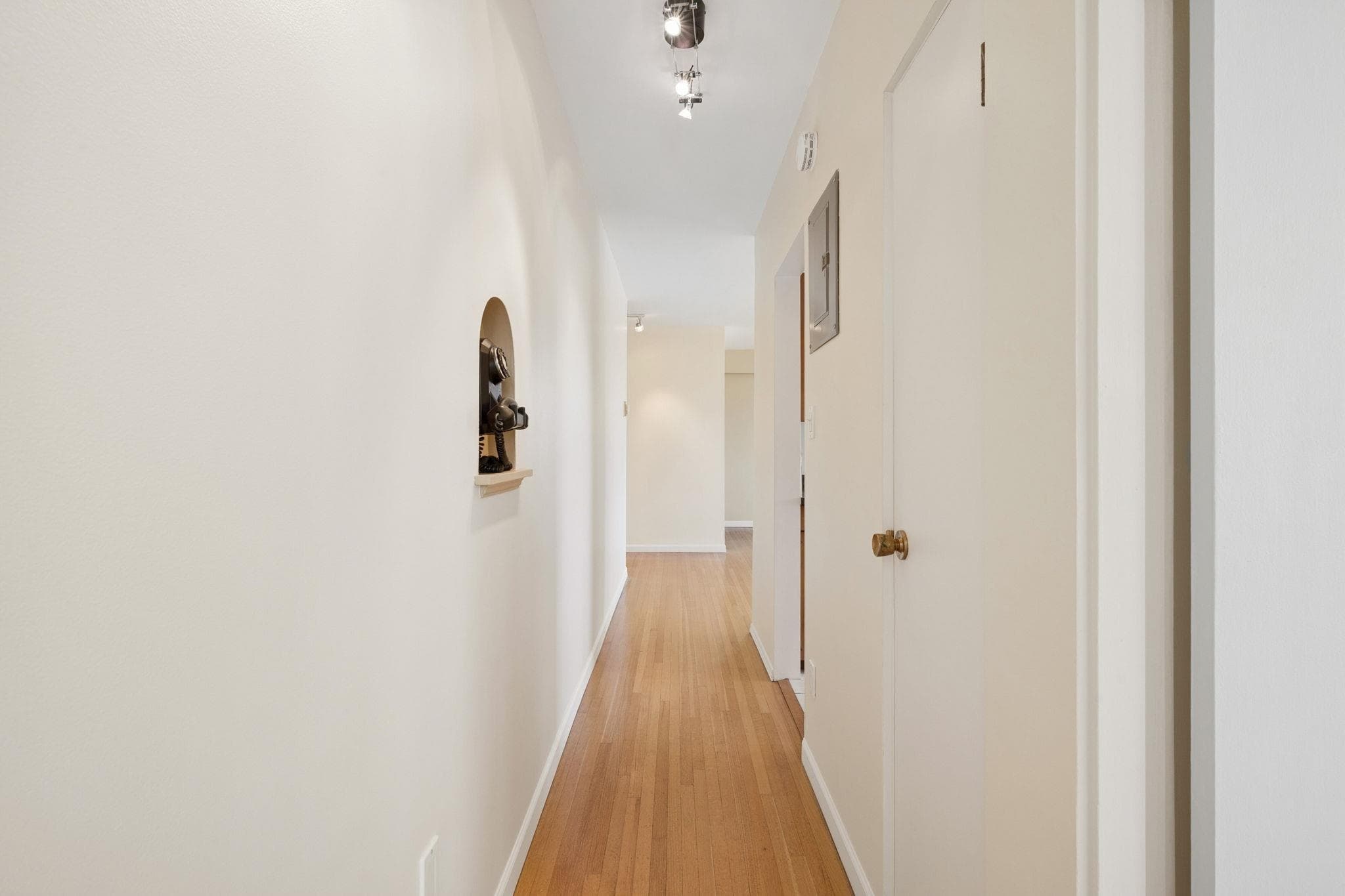 401 - 1315 Cardero Street, Vancouver, V6G 2J2 — photo 5