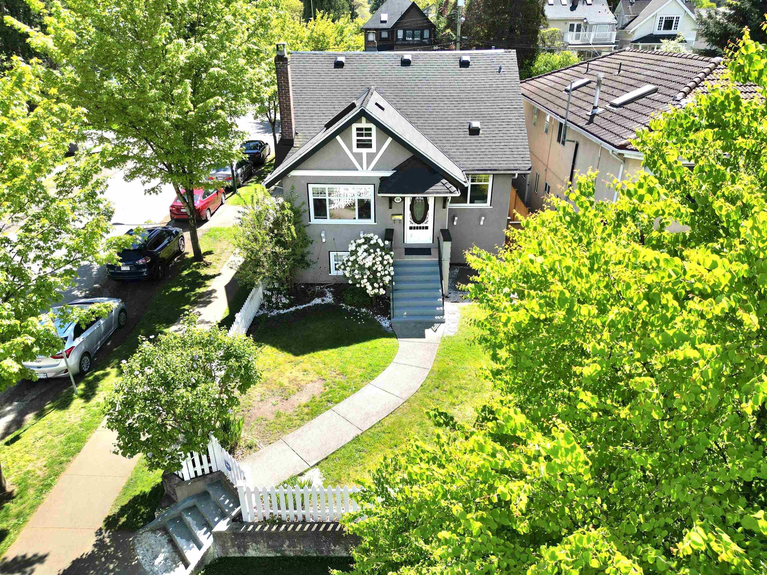 404 W 18th Avenue, Vancouver, V5Y 2B1 — photo 1