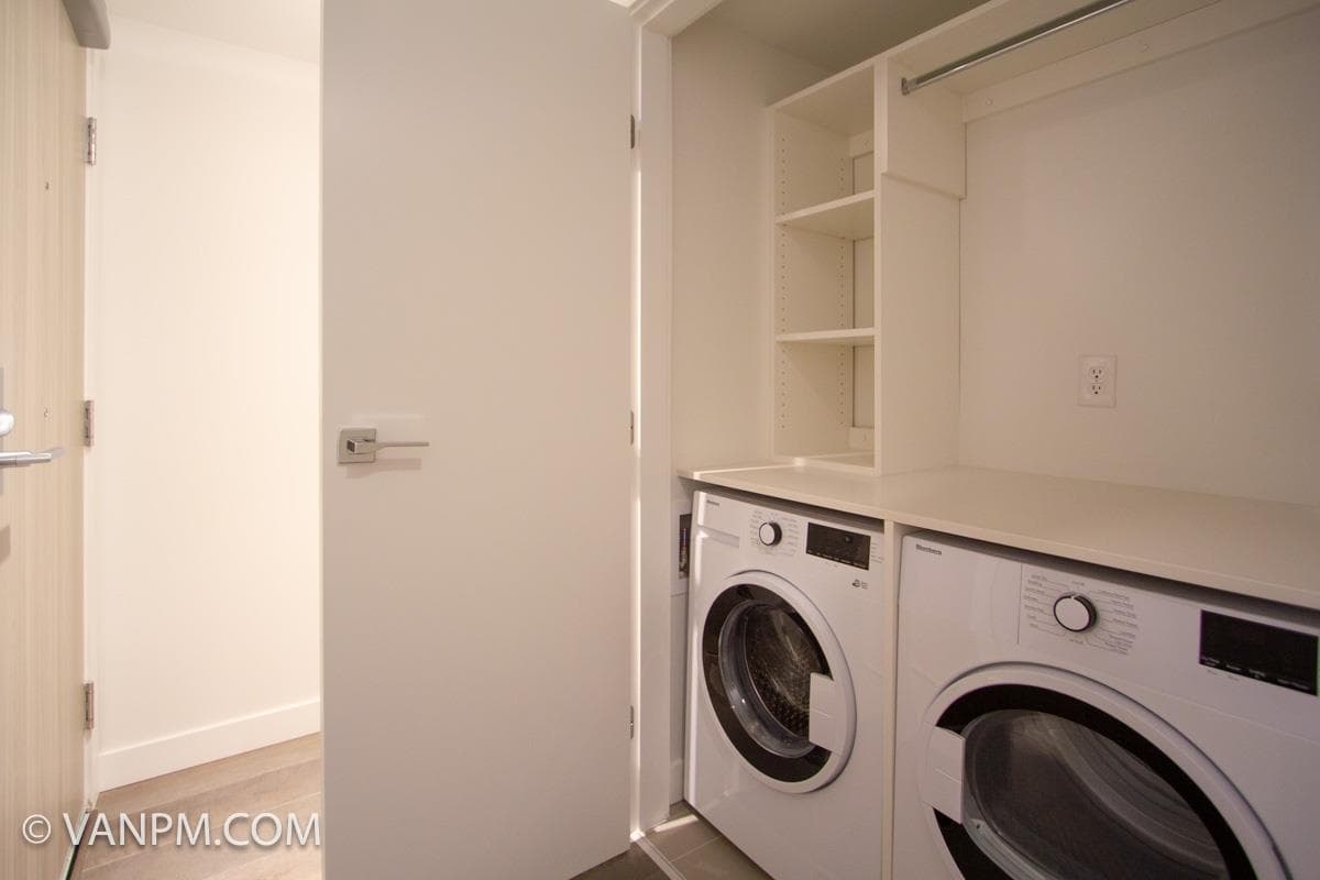 2305 - 1111 Richards Street, Vancouver, V7E 1Z8 — photo 4