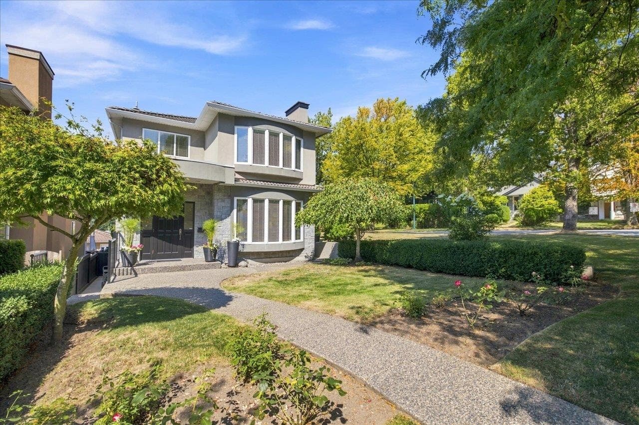 3493 Oxford Street, Vancouver, V5K 1N8 — photo 2