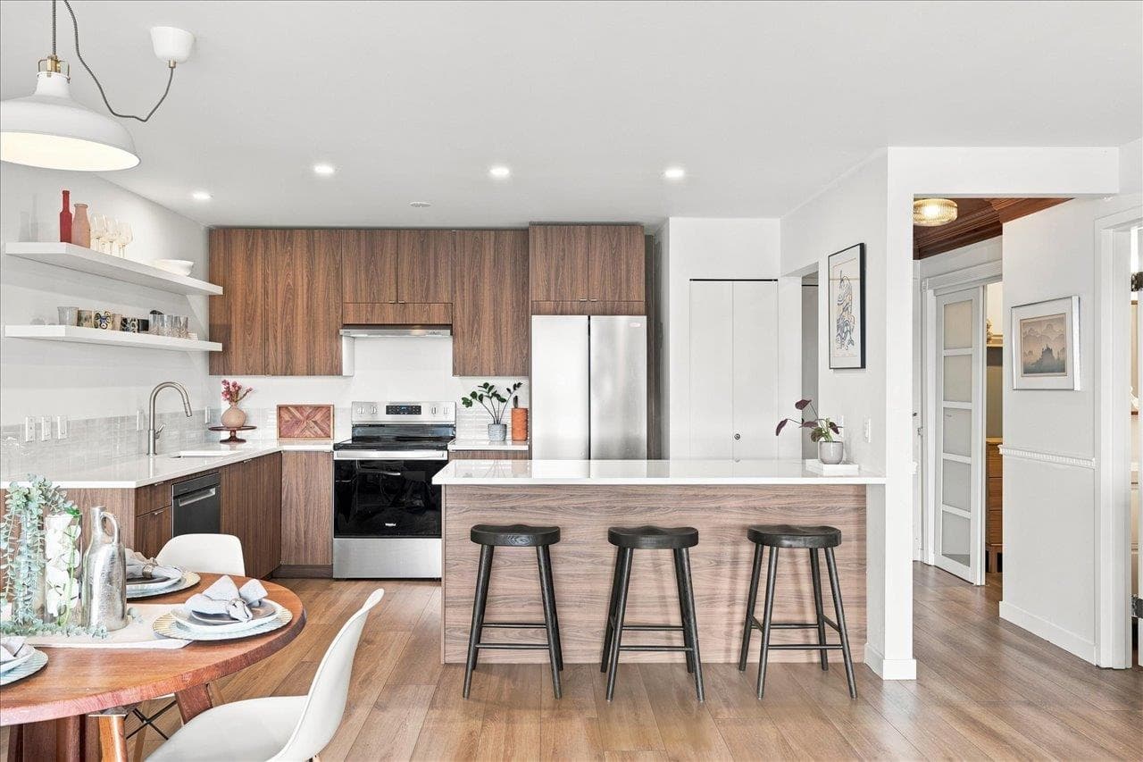 207 - 236 W 2nd Street, North Vancouver