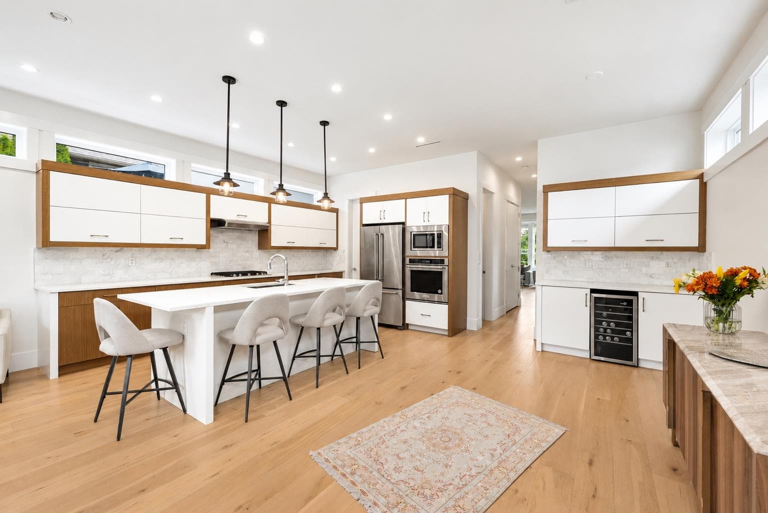 344 E 21 Street, North Vancouver, V7L 3B8 — photo 2