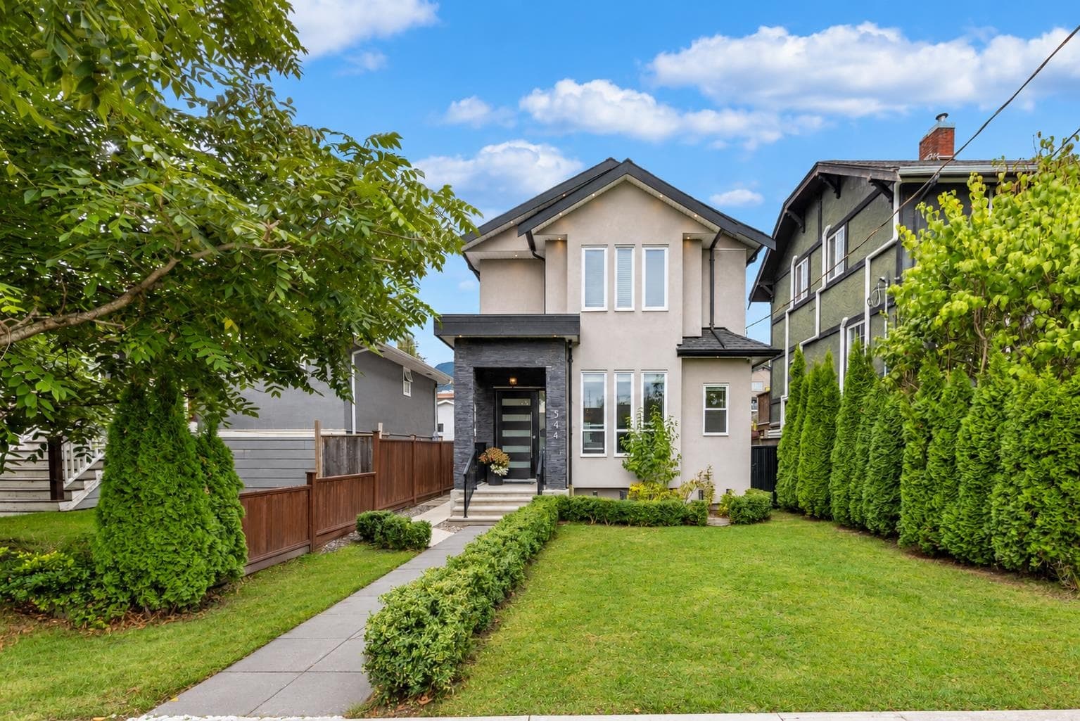 344 E 21 Street, North Vancouver, V7L 3B8 — photo 1