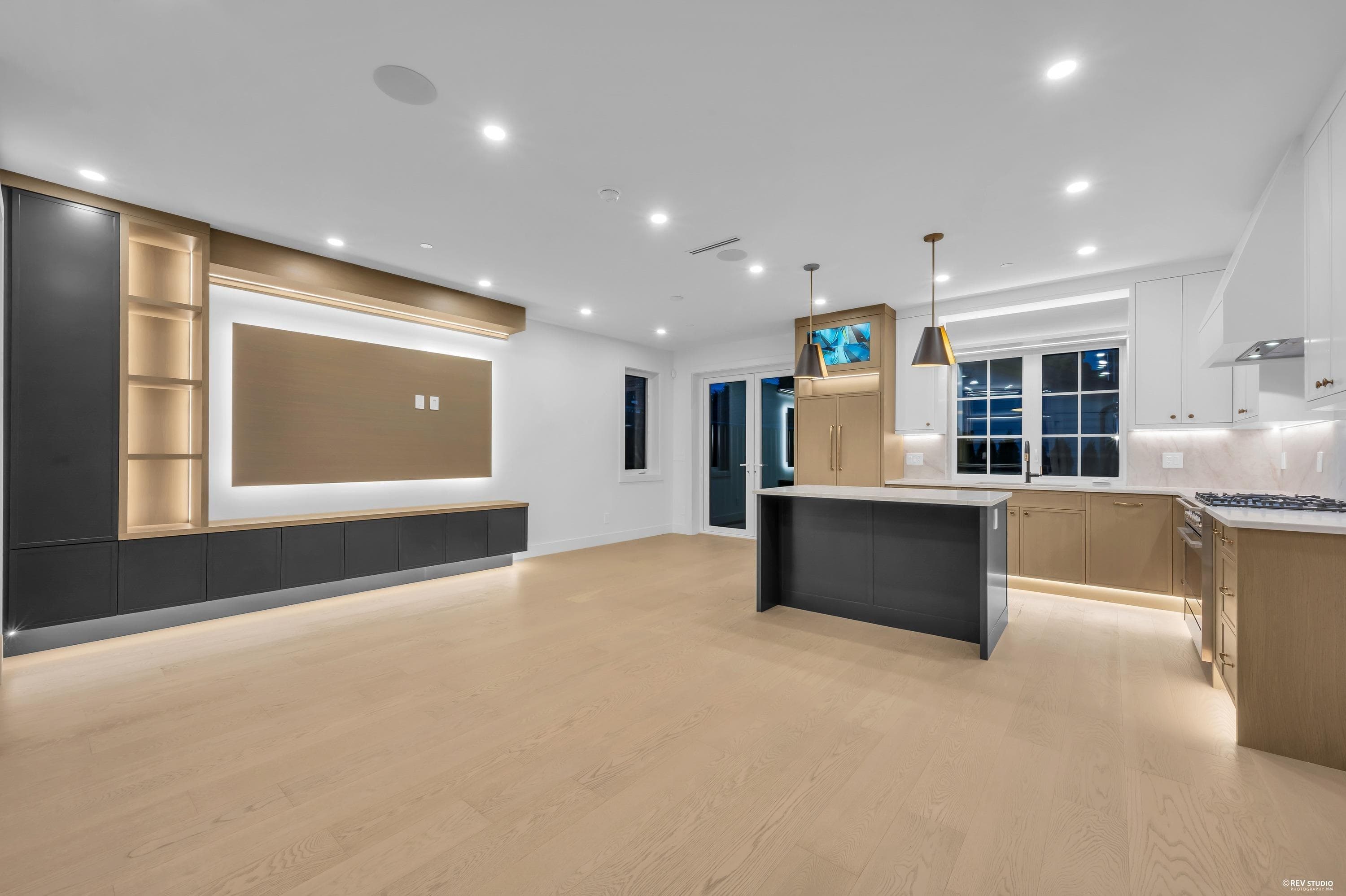 2 - 5150 Spencer Street, Vancouver