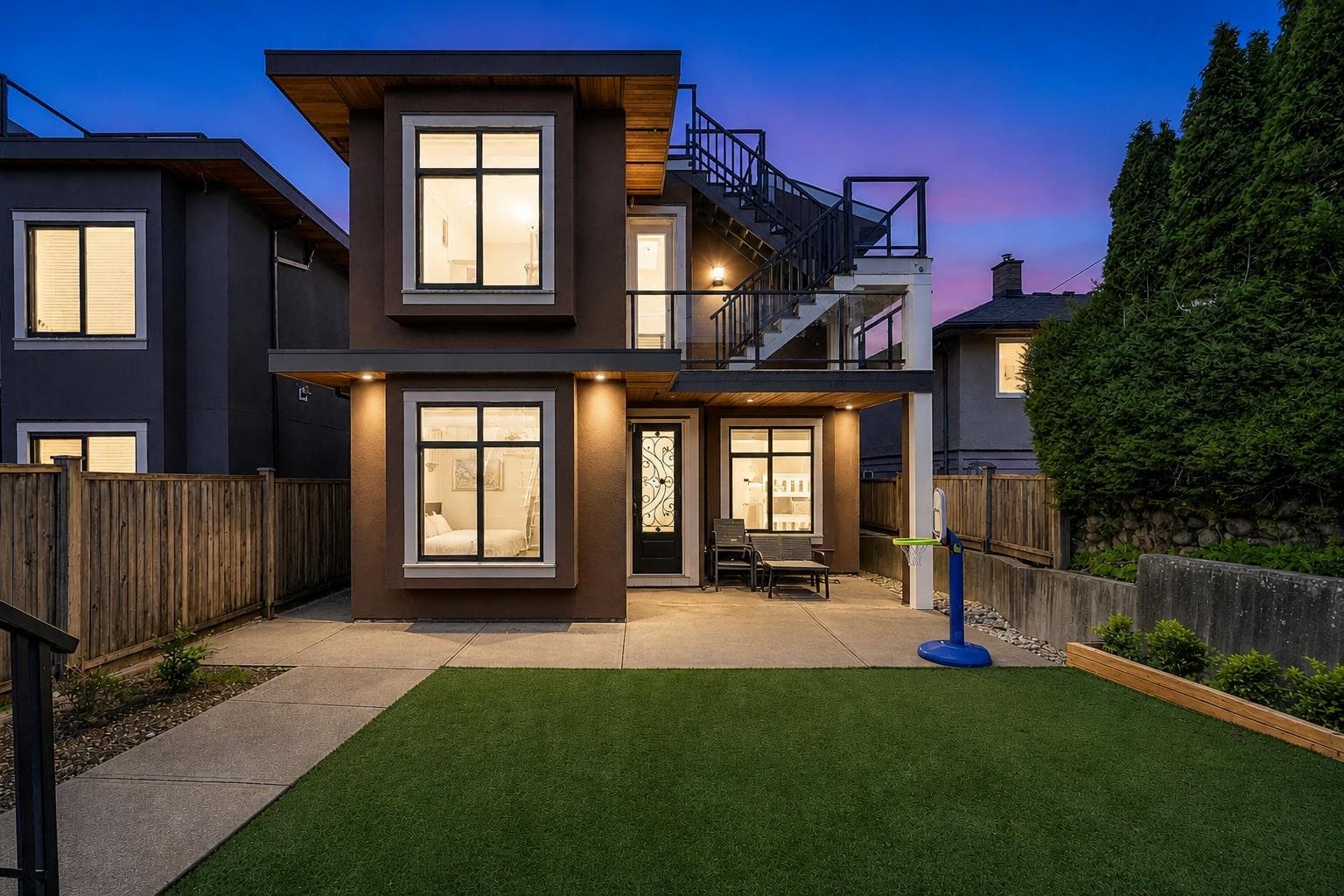 118 N Glynde Avenue, Burnaby, V5B 1G7 — photo 2