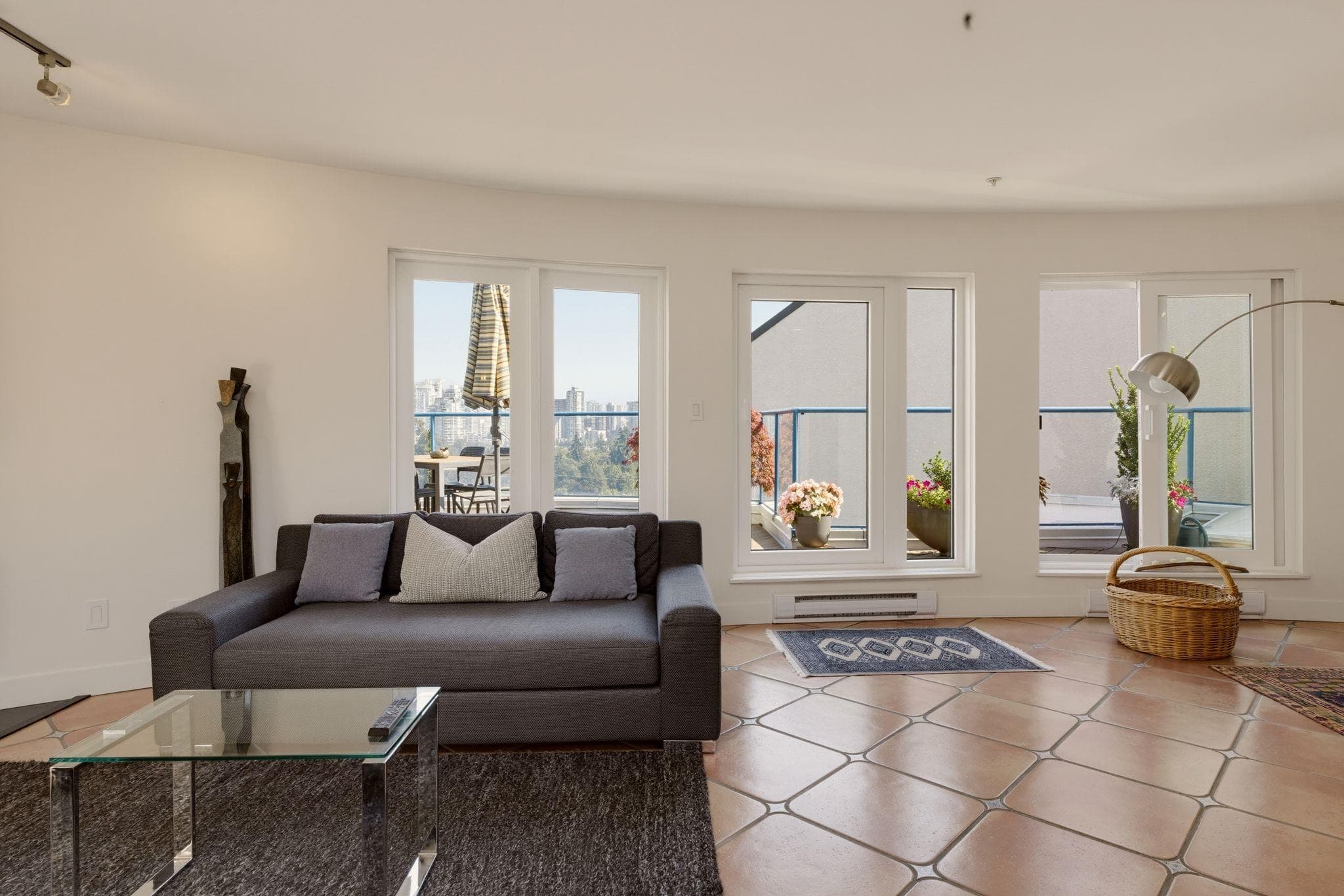 P1 - 1038 W 7th Avenue, Vancouver, V6H 1B3 — photo 4