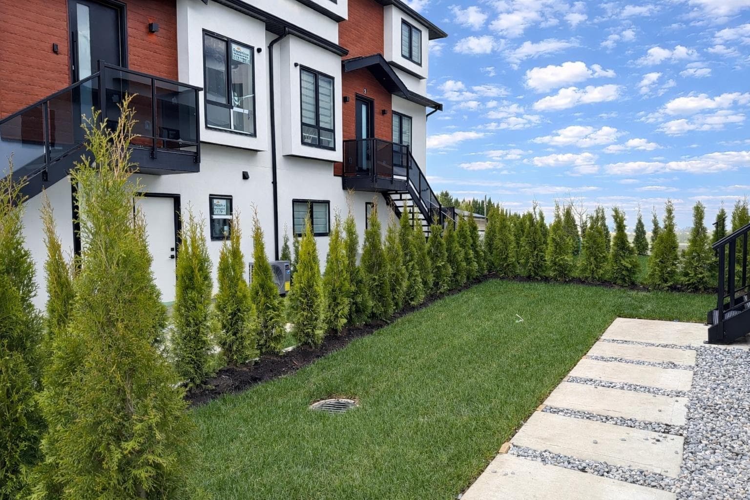 2 - 6692 Napier Street, Burnaby, V5B 2C3 — photo 4