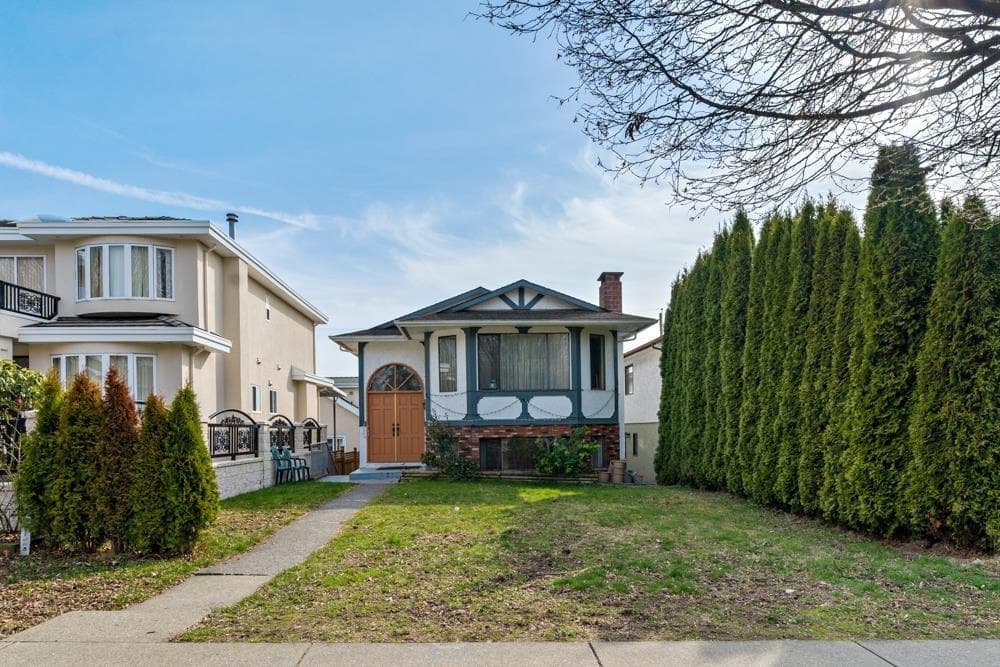 328 E 49th Avenue, Vancouver