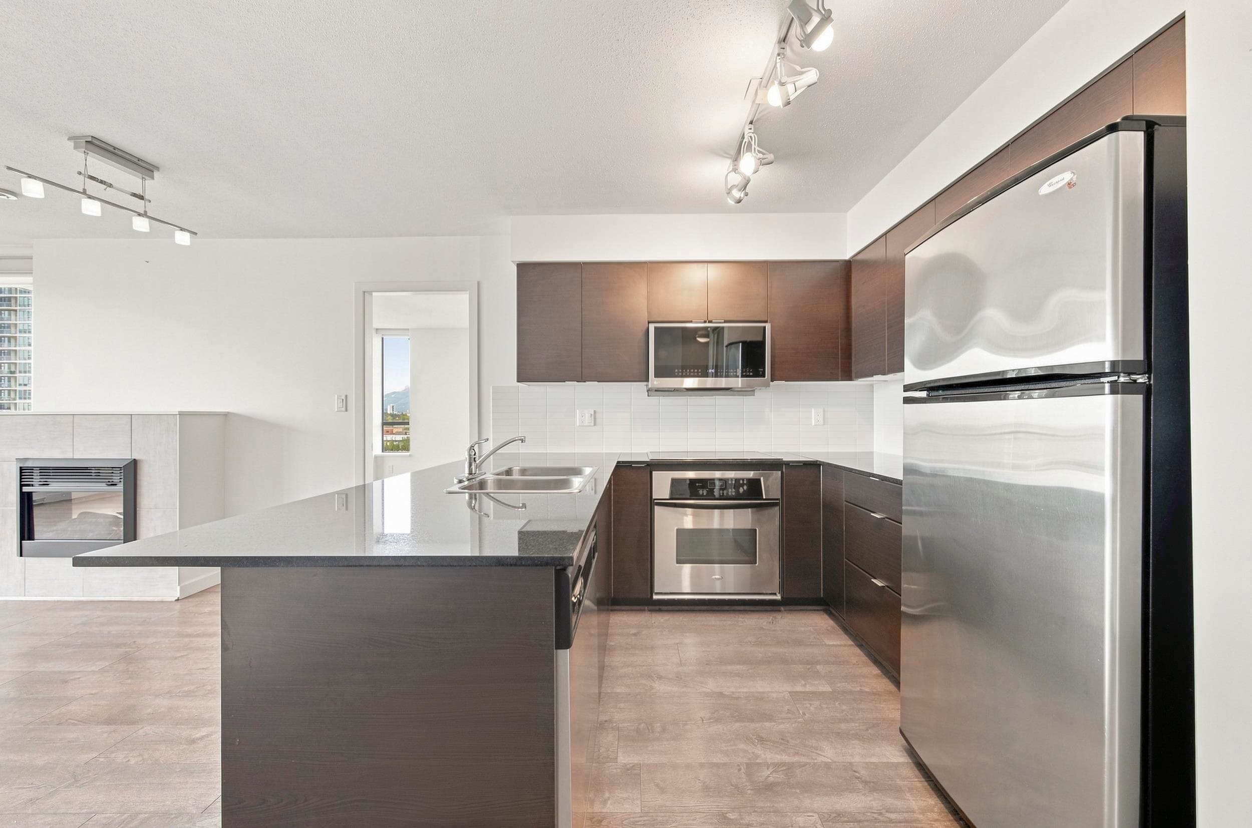 1806 - 4182 Dawson Street, Burnaby, V5C 0A4 — photo 1