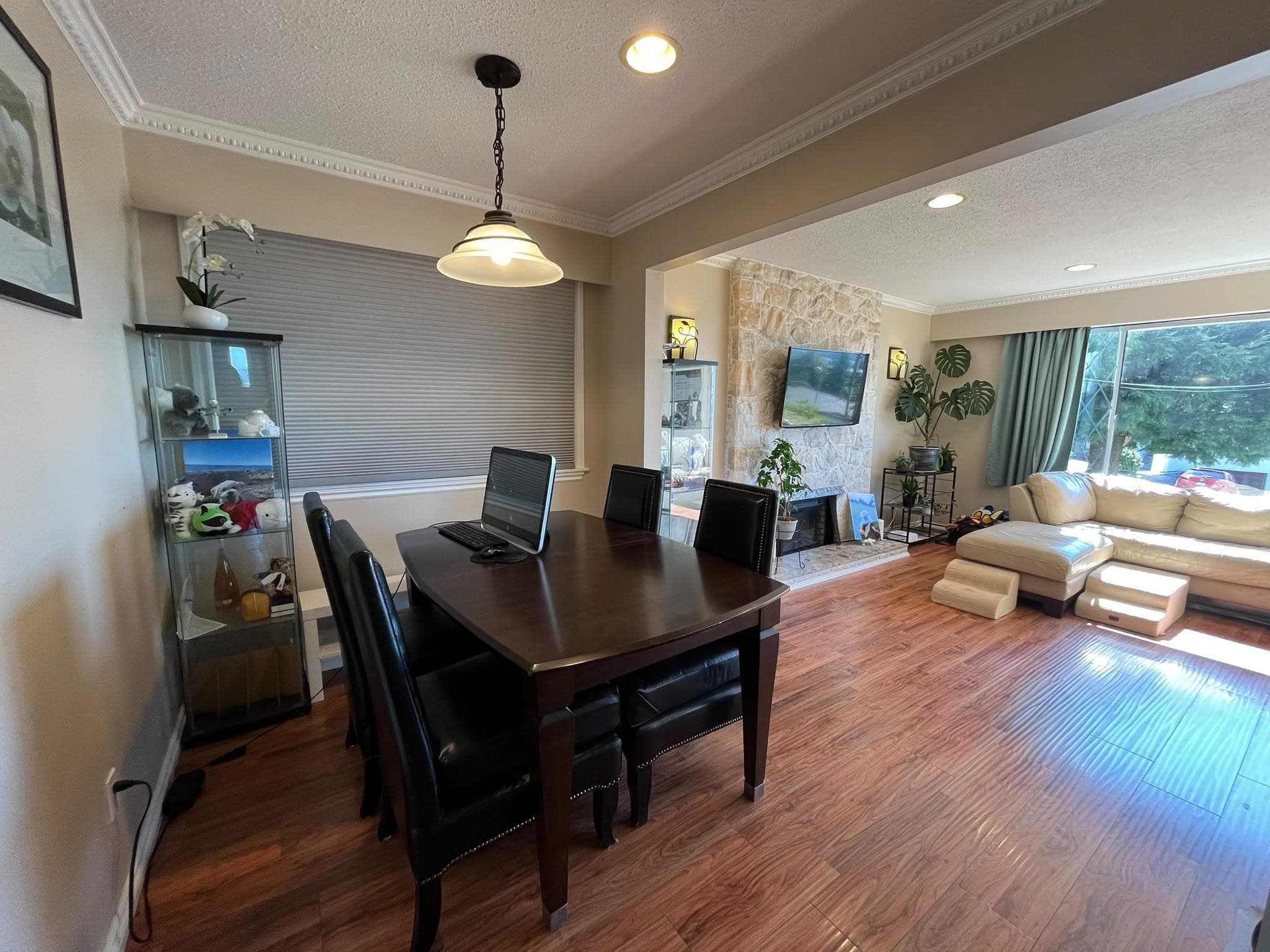 1975 1975 Wiltshire Avenue, Coquitlam, V3K 1L8 — photo 2