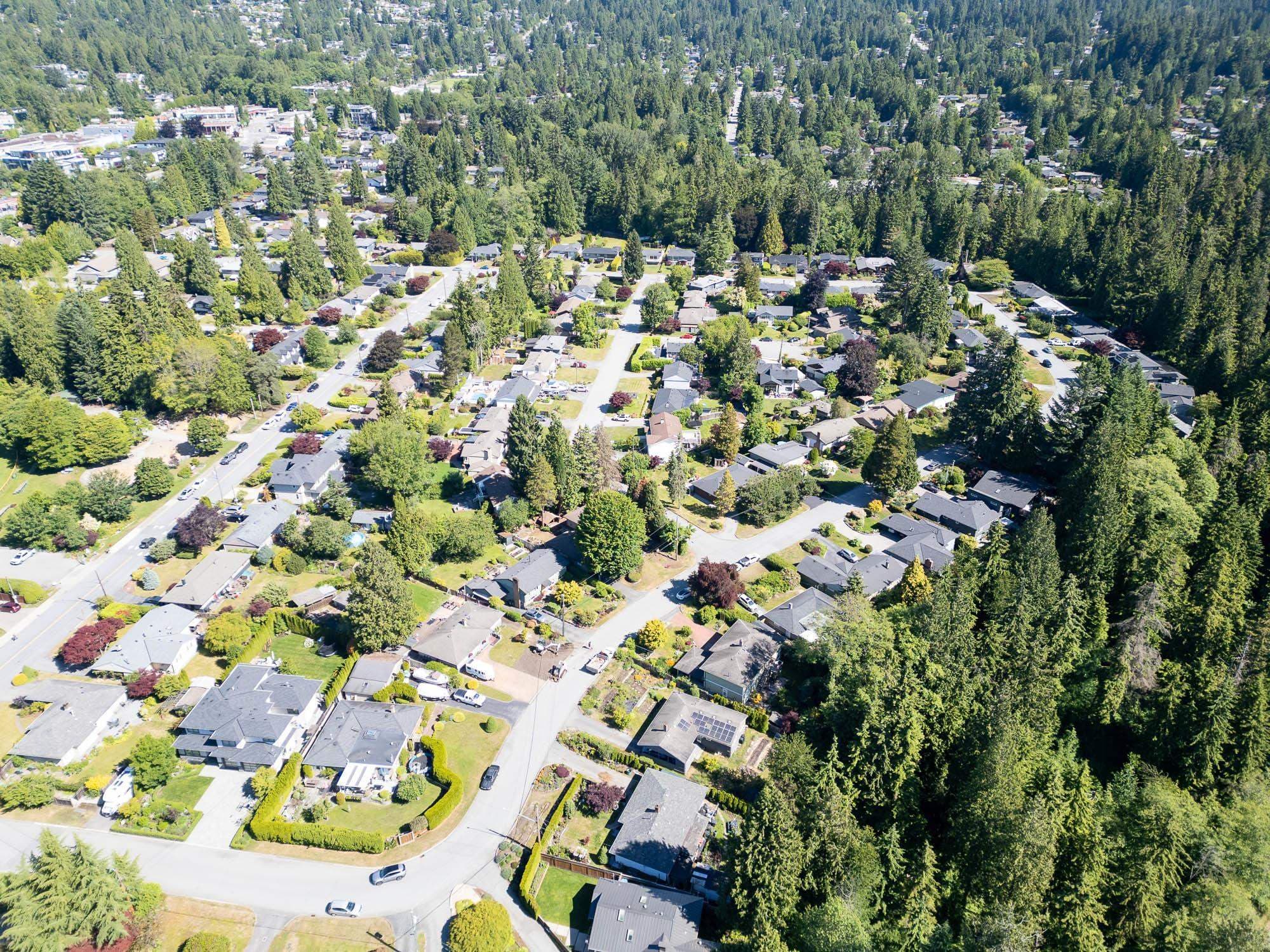 2495 Lauralynn Drive, North Vancouver, V7J 2Y6 — photo 3