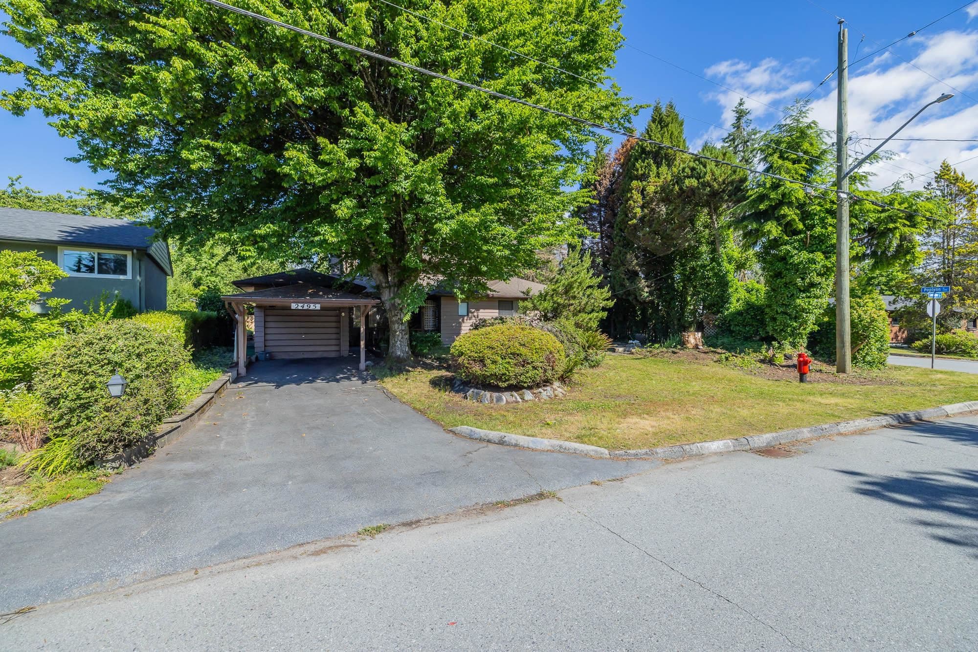 2495 Lauralynn Drive, North Vancouver, V7J 2Y6 — photo 5
