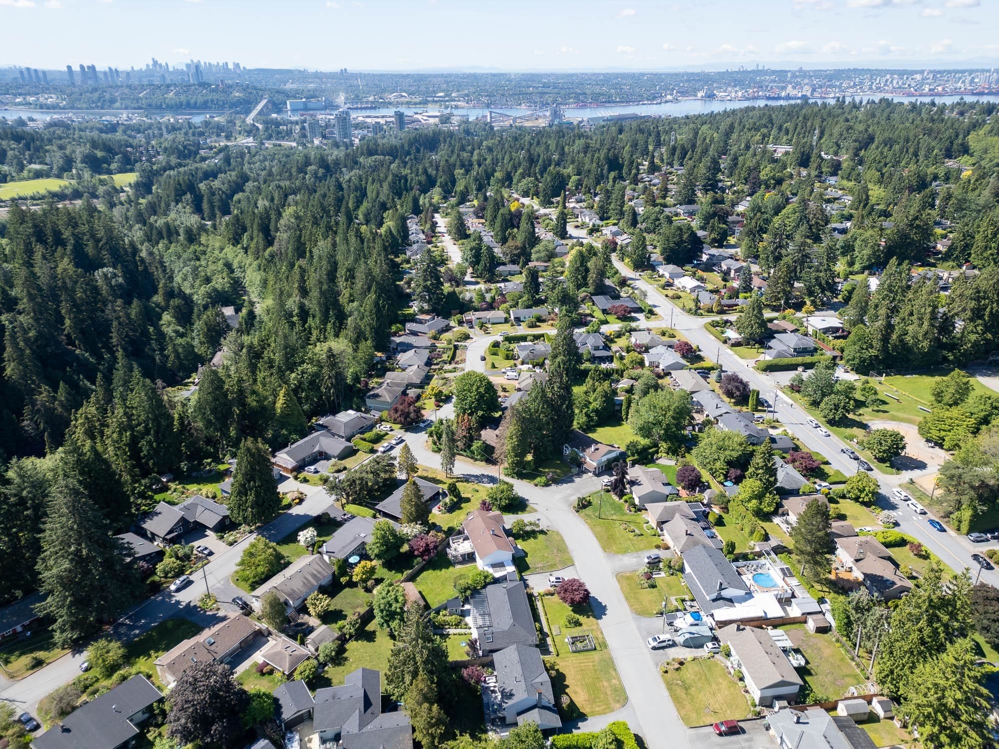 2495 Lauralynn Drive, North Vancouver, V7J 2Y6 — photo 4