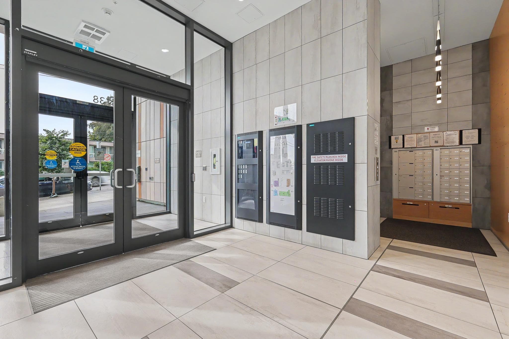 210 - 8138 Fraser Street, Vancouver, V5X 0J8 — photo 2