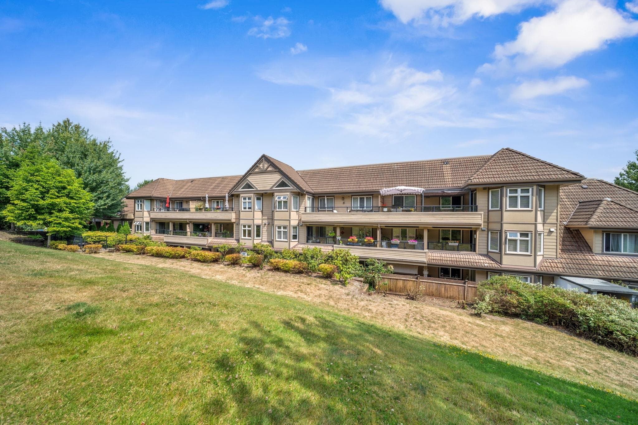 302 - 160 Shoreline Circle, Port Moody, V3H 0B2 — photo 1