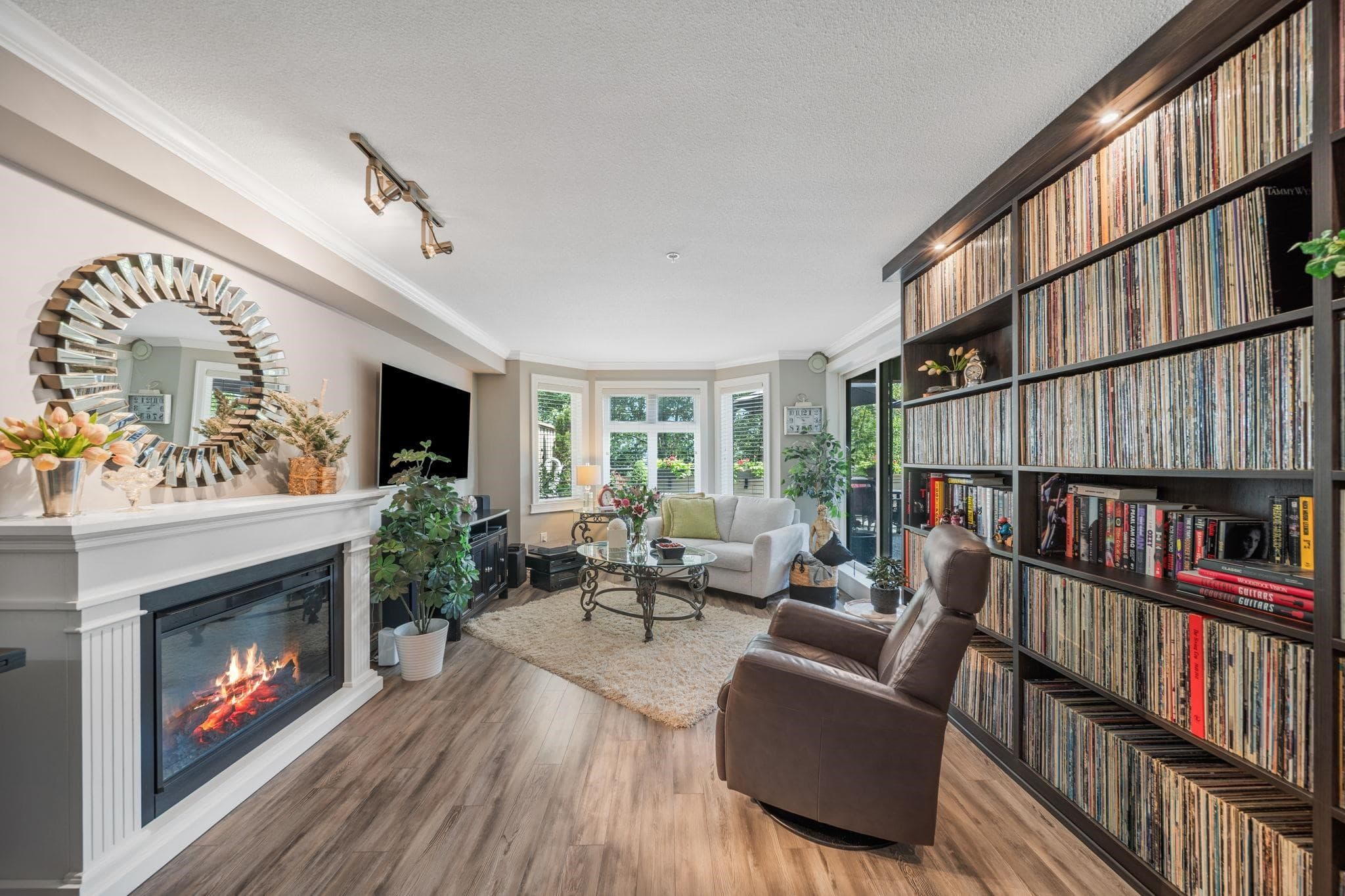 302 - 160 Shoreline Circle, Port Moody, V3H 0B2 — photo 5