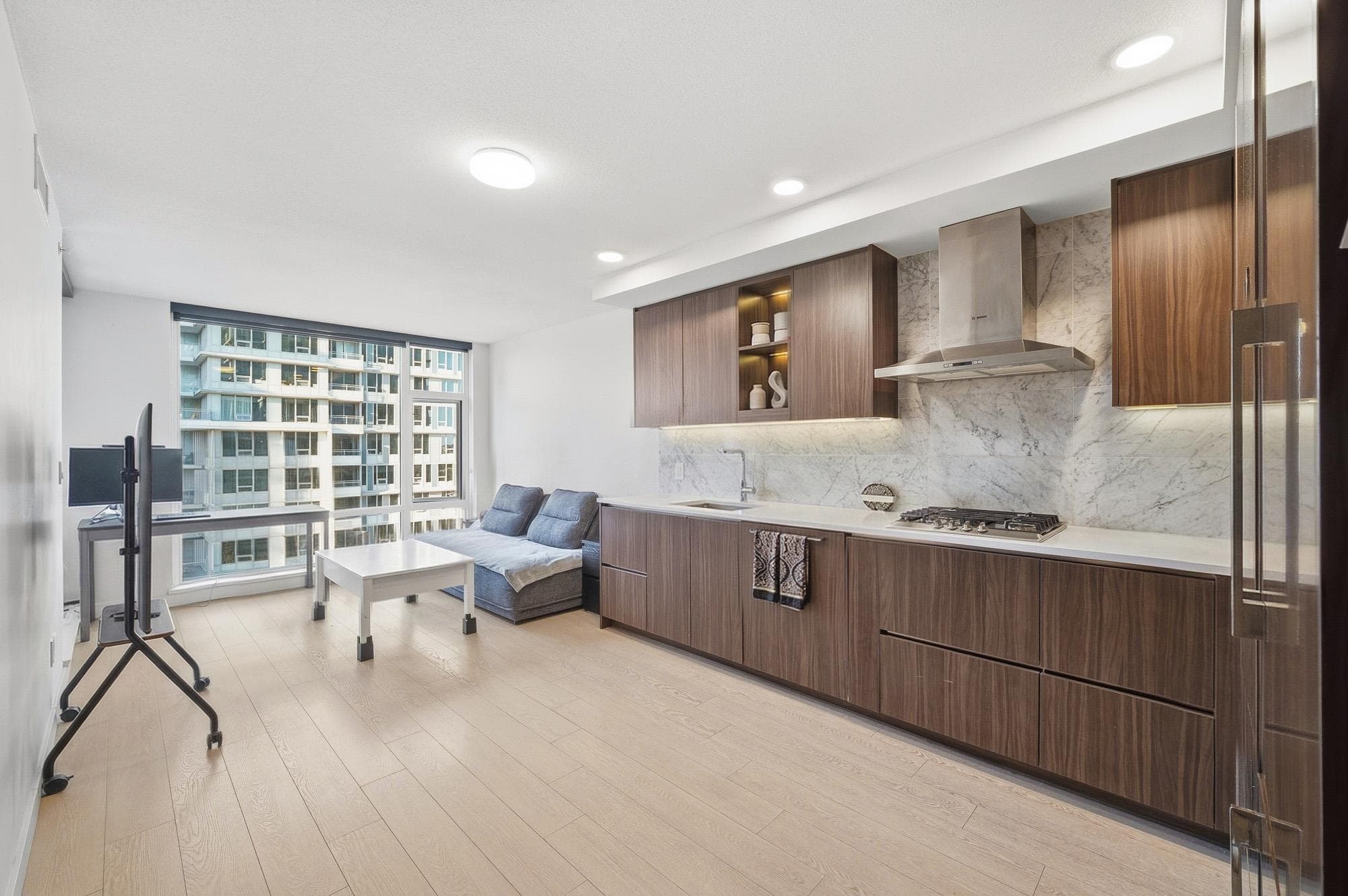 912 - 8800 Hazelbridge Way, Richmond, V6X 0S3 — photo 1