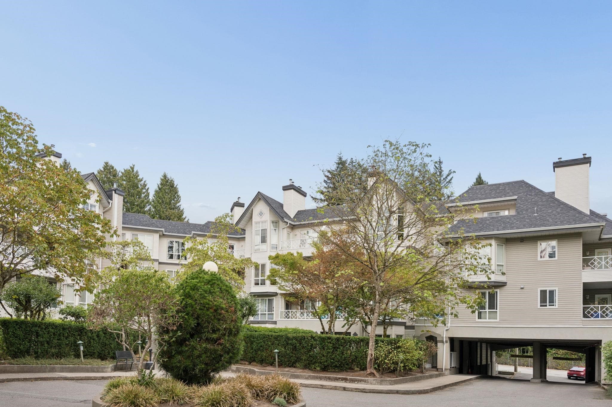 322 - 9979 140 Street Street, Surrey, V3T 5W2 — photo 3