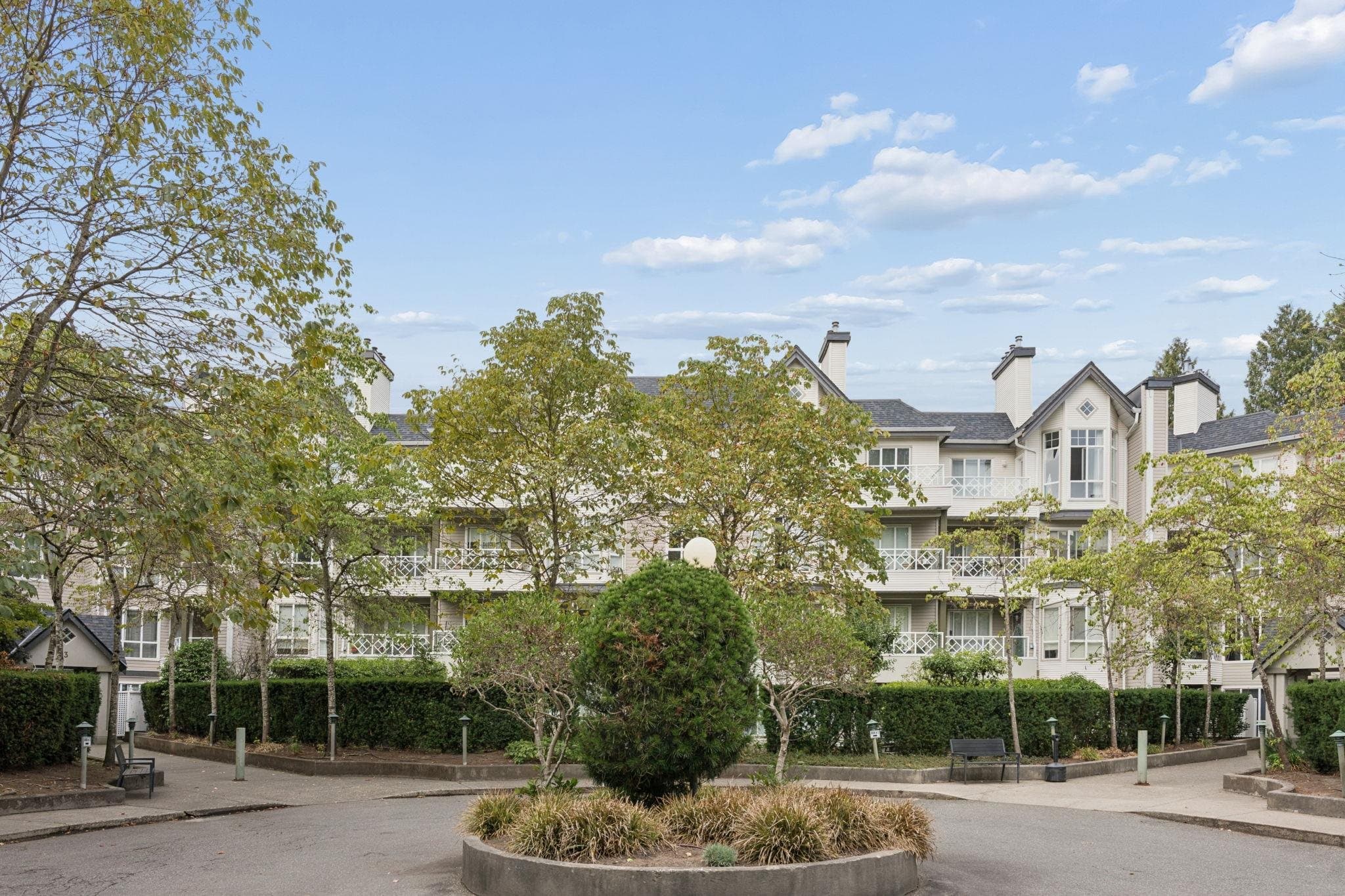 322 - 9979 140 Street Street, Surrey