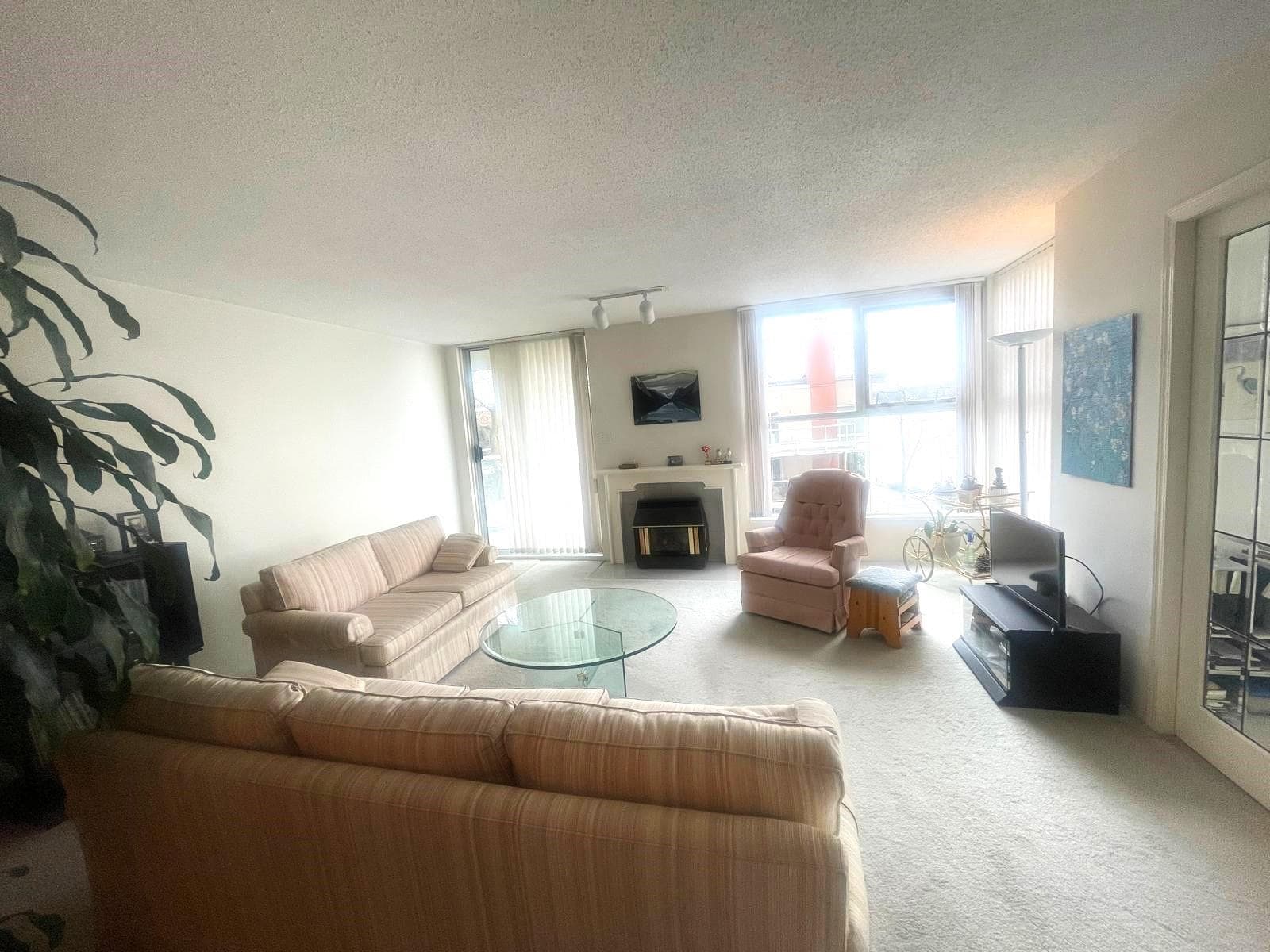 403 - 1250 Quayside Drive, New Westminster, V3M 6E2 — photo 2