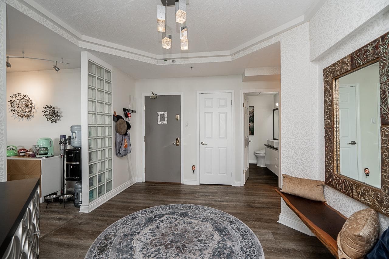 2304 - 10082 148 Street, Surrey, V3R 0S3 — photo 3