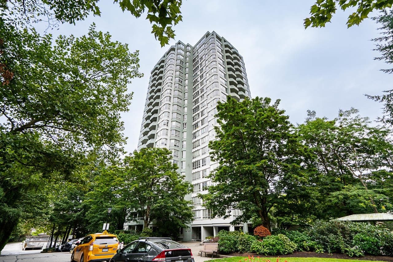 2304 - 10082 148 Street, Surrey, V3R 0S3 — photo 1