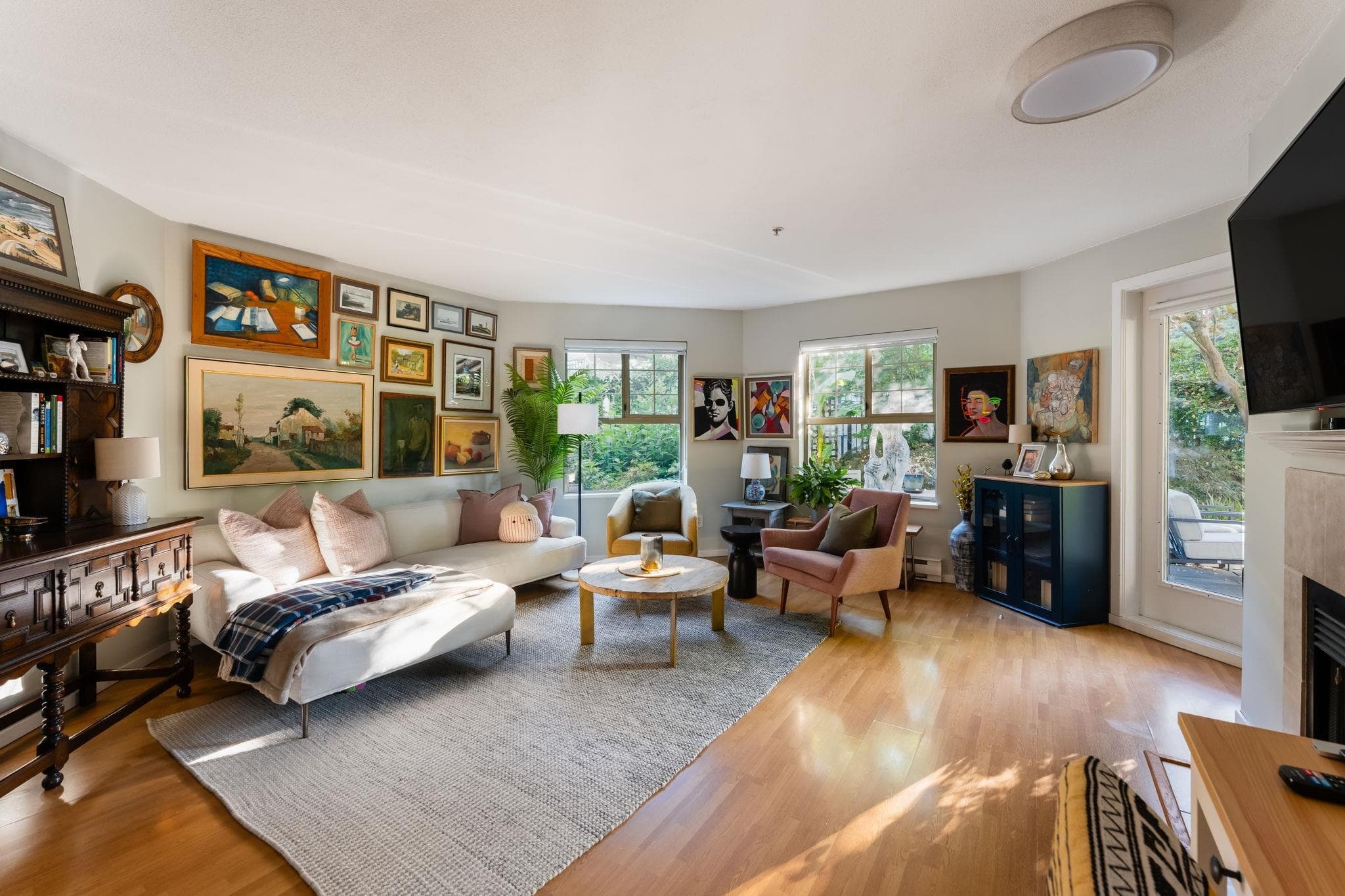 305 - 210 Eleventh Street, New Westminster, V3M 4C9 — photo 2