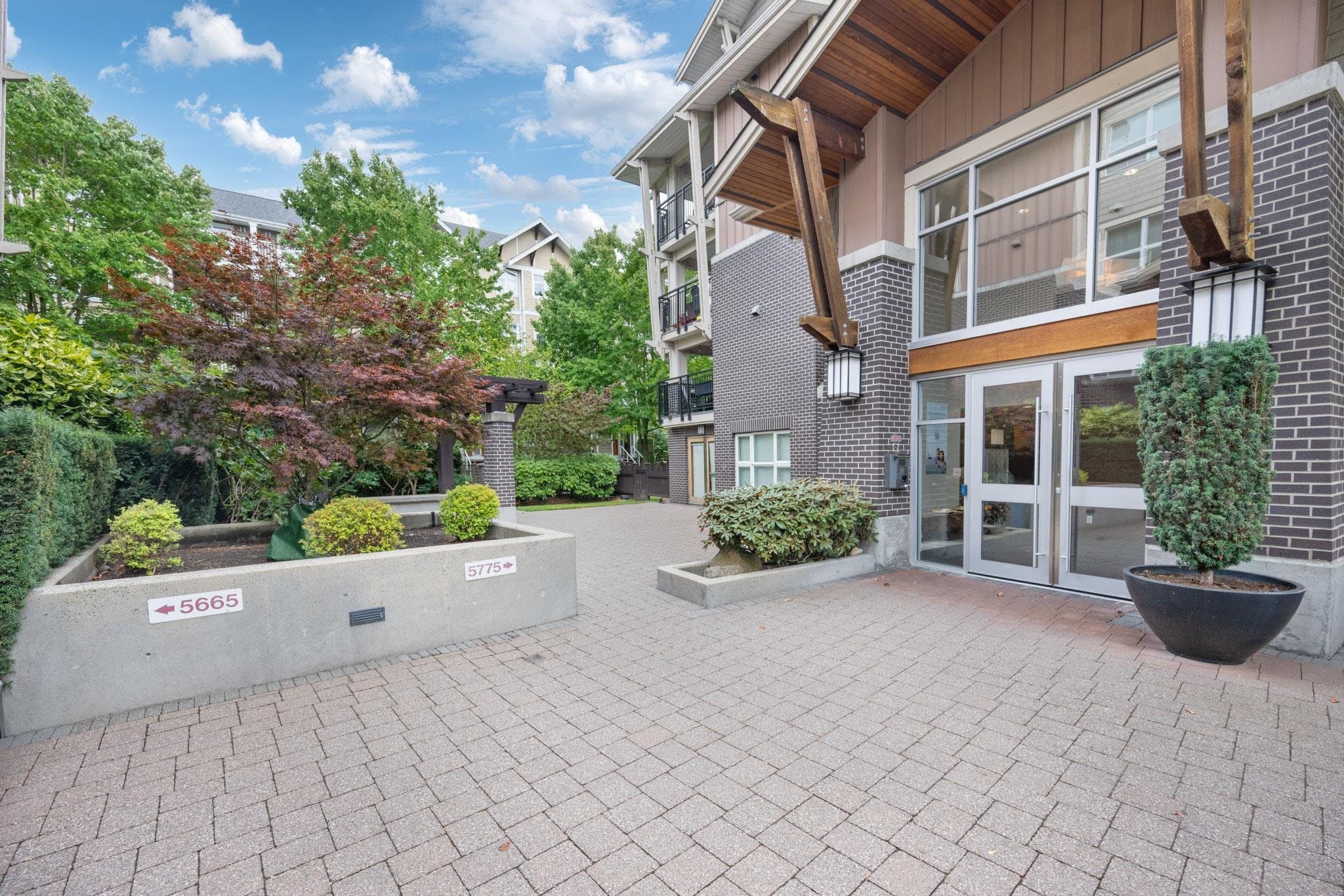 312 - 5775 Irmin Street, Burnaby, V5J 0C3 — photo 1