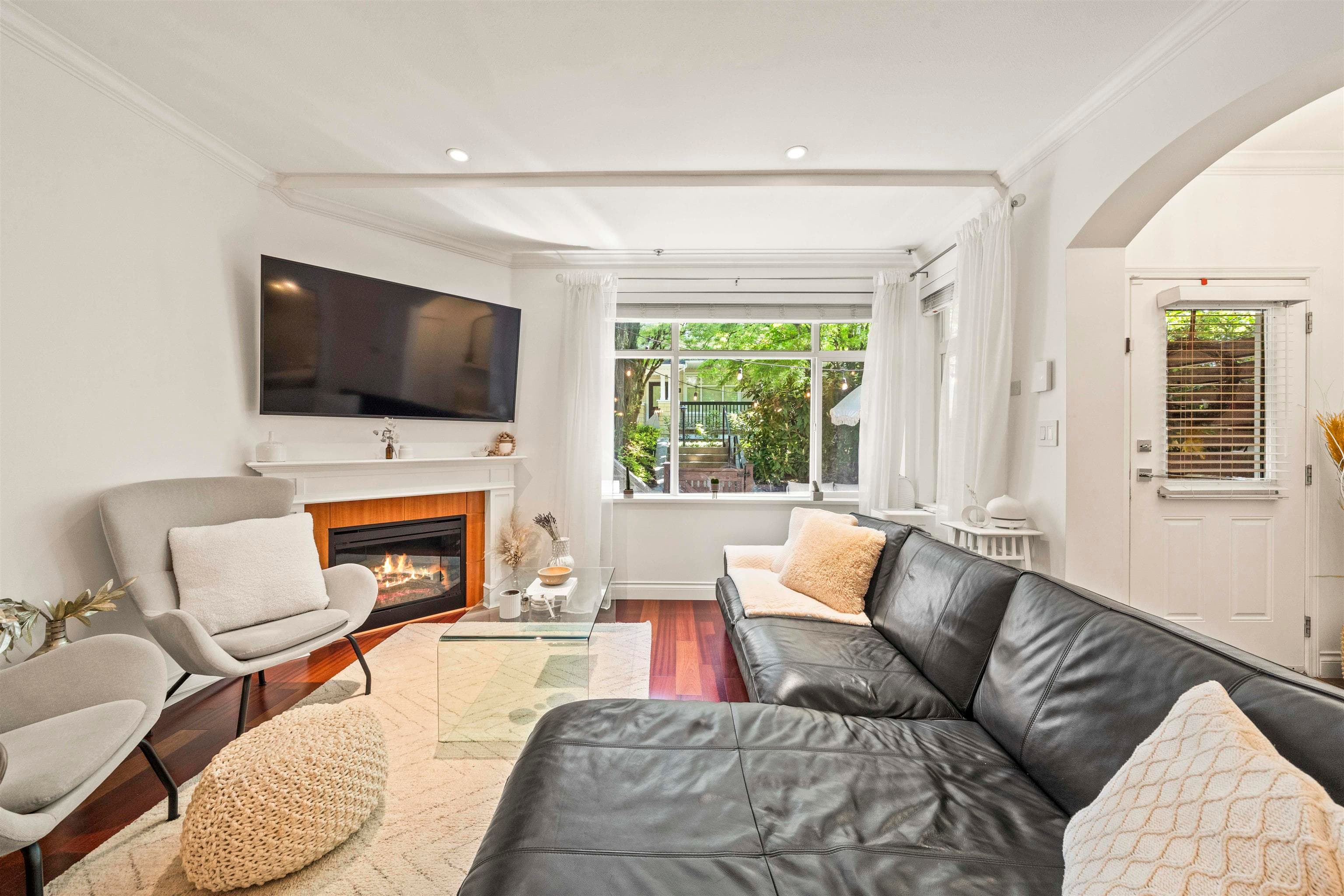 29 - 6878 Southpoint Drive, Burnaby, V3N 5E4 — photo 2