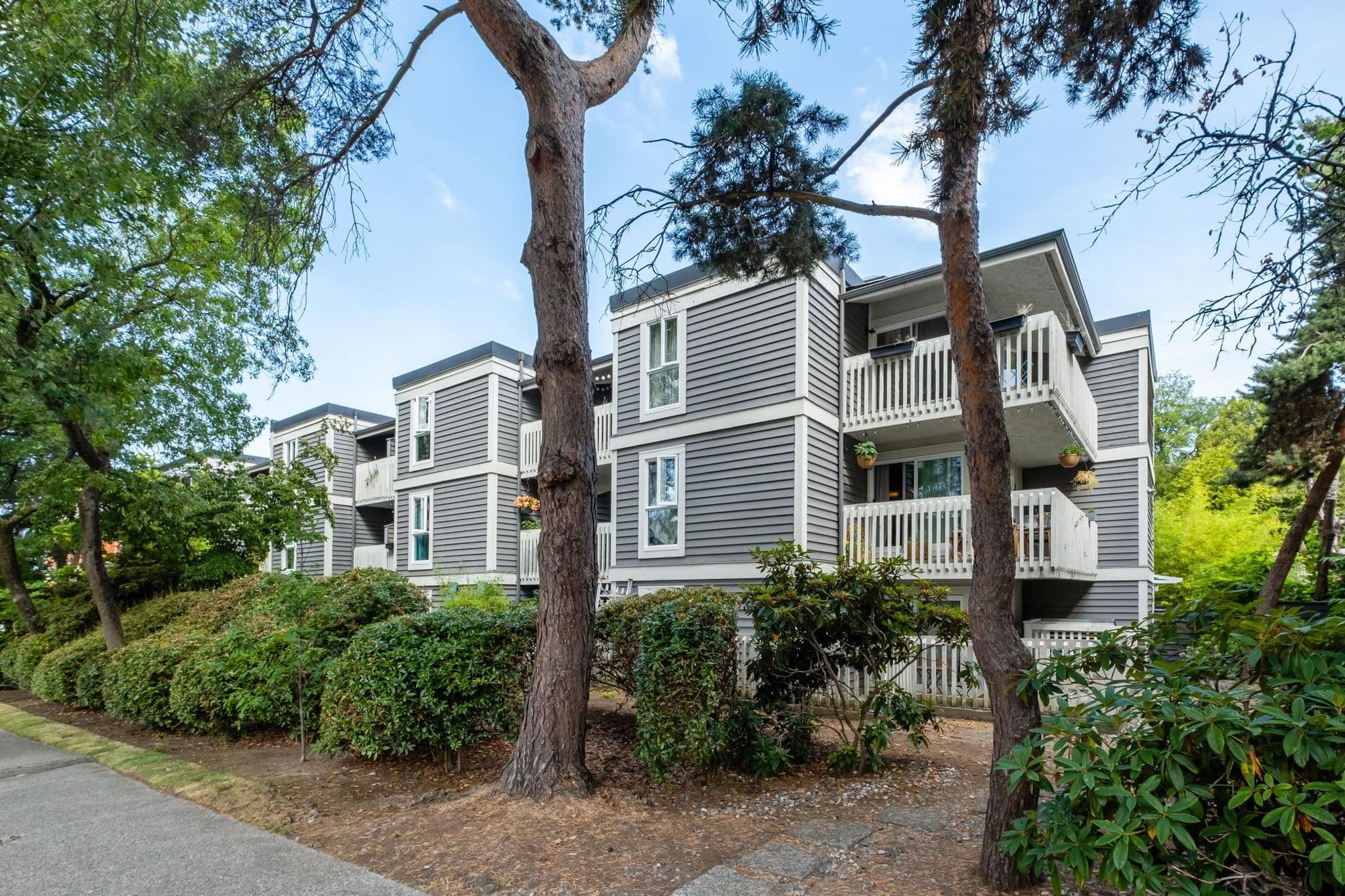 305 - 1545 E 2nd Avenue, Vancouver, V5N 1C8 — photo 1