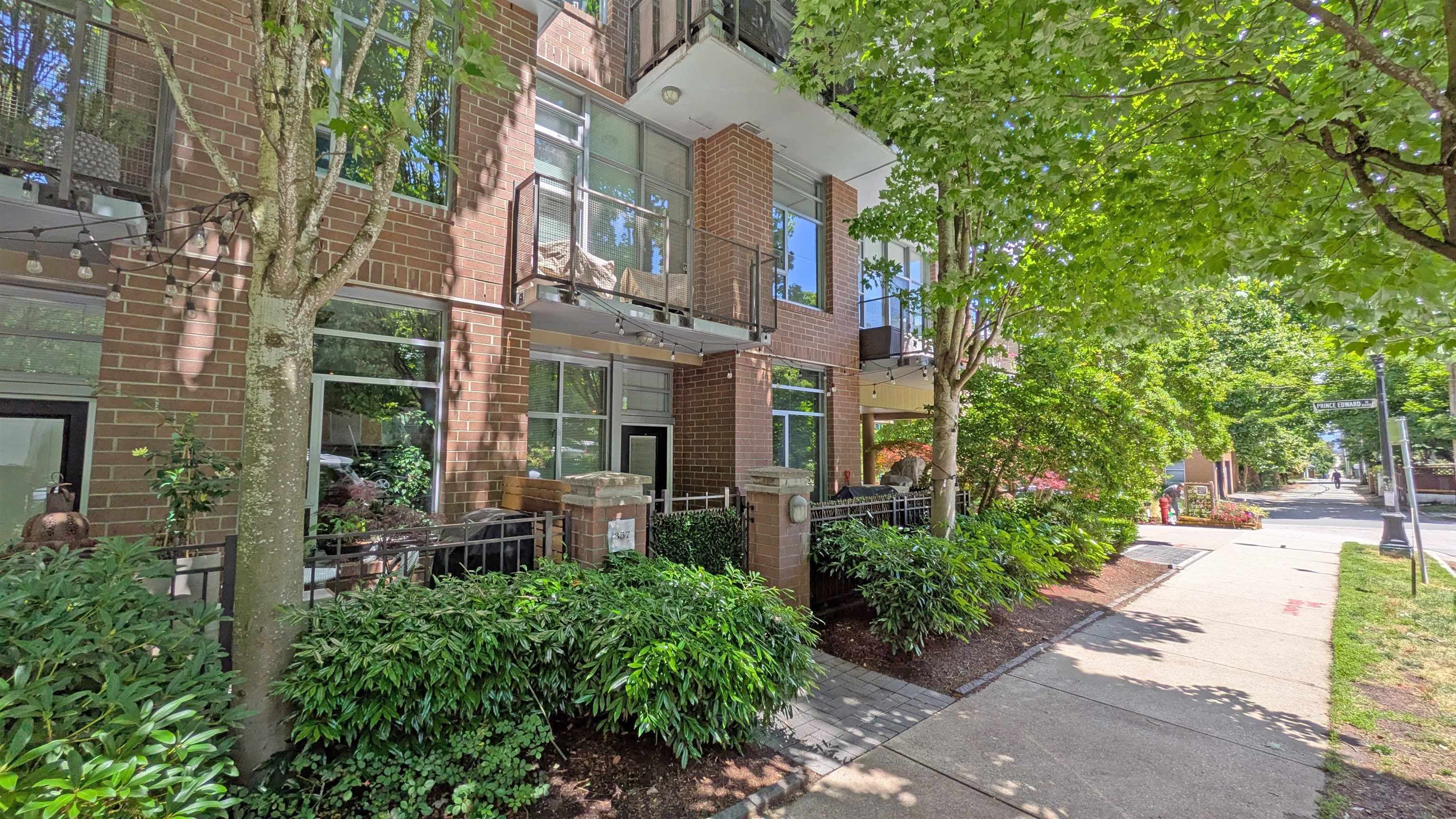 357 E 11th Avenue, Vancouver, V5T 4W3 — photo 1