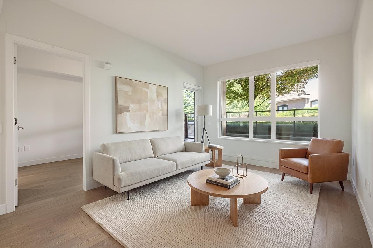 218 - 3220 Connaught Crescent, North Vancouver, V7R 0A5 — photo 1