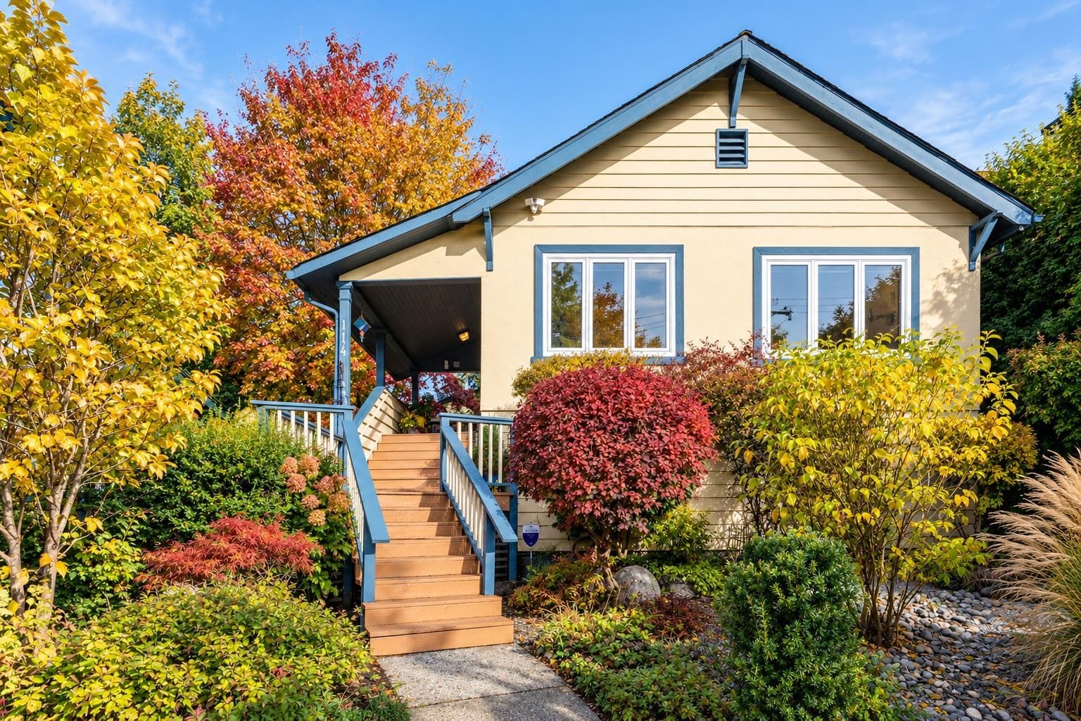 114 W Kings Road, North Vancouver, V7N 2L8 — photo 1