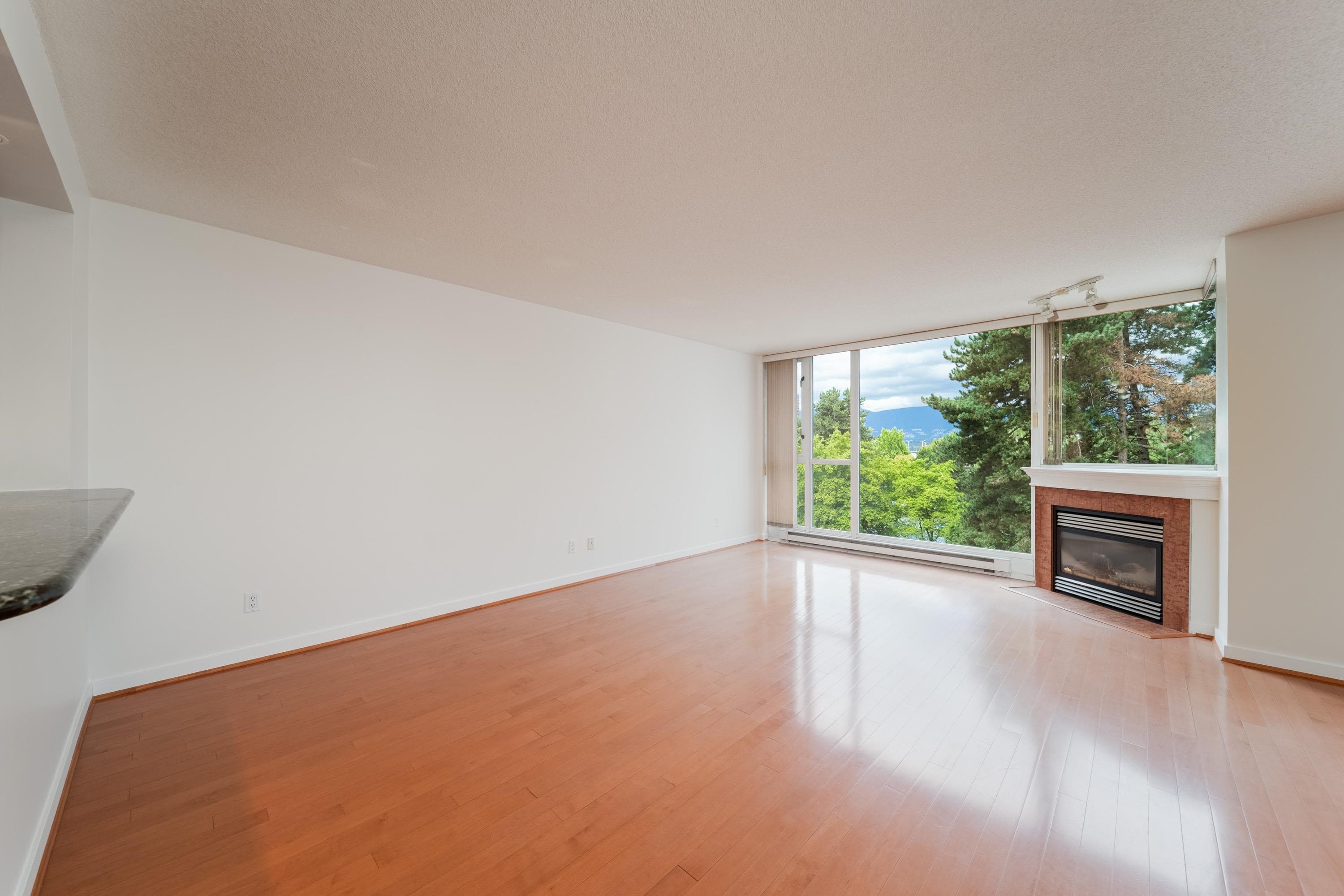 317 - 1425 W 6th Avenue, Vancouver, V6H 4G5 — photo 2