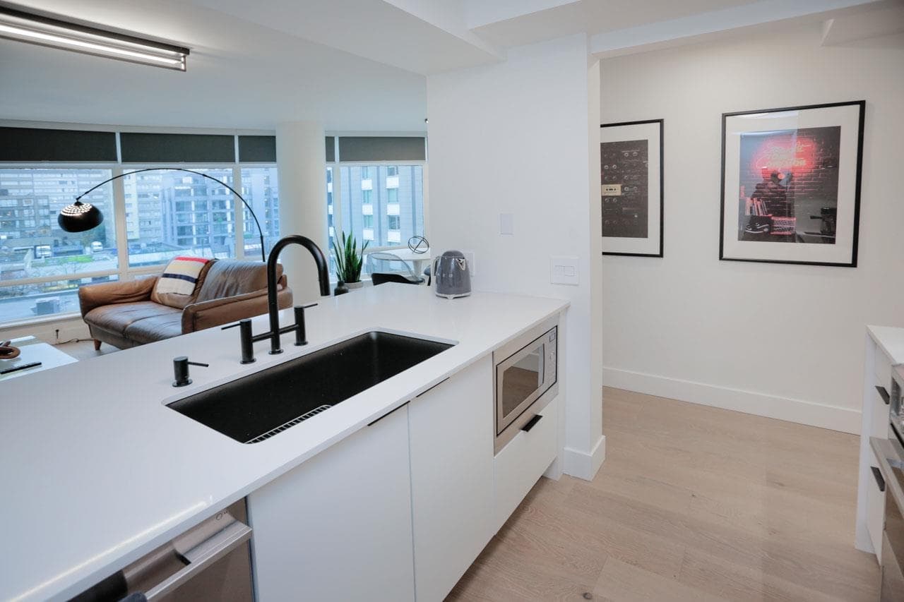 703 - 1288 Alberni Street, Vancouver, V6E 4N5 — photo 1