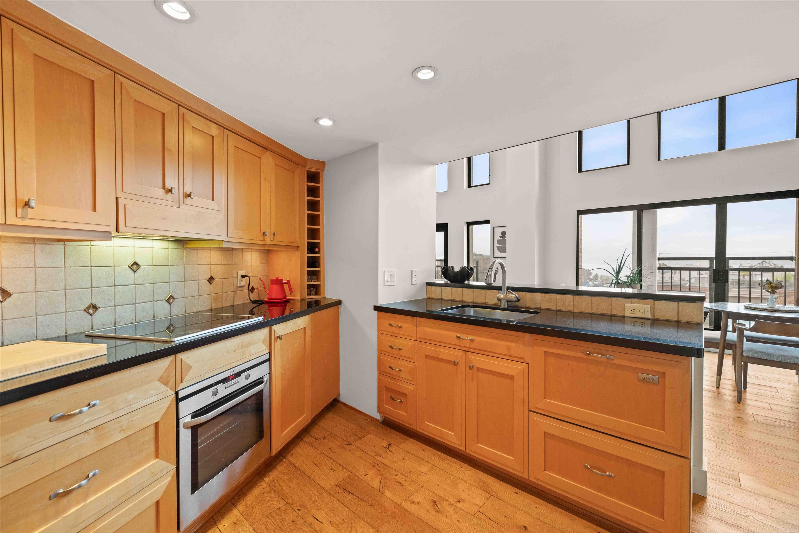 708 - 22 E Cordova Street, Vancouver, V6A 4G8 — photo 3