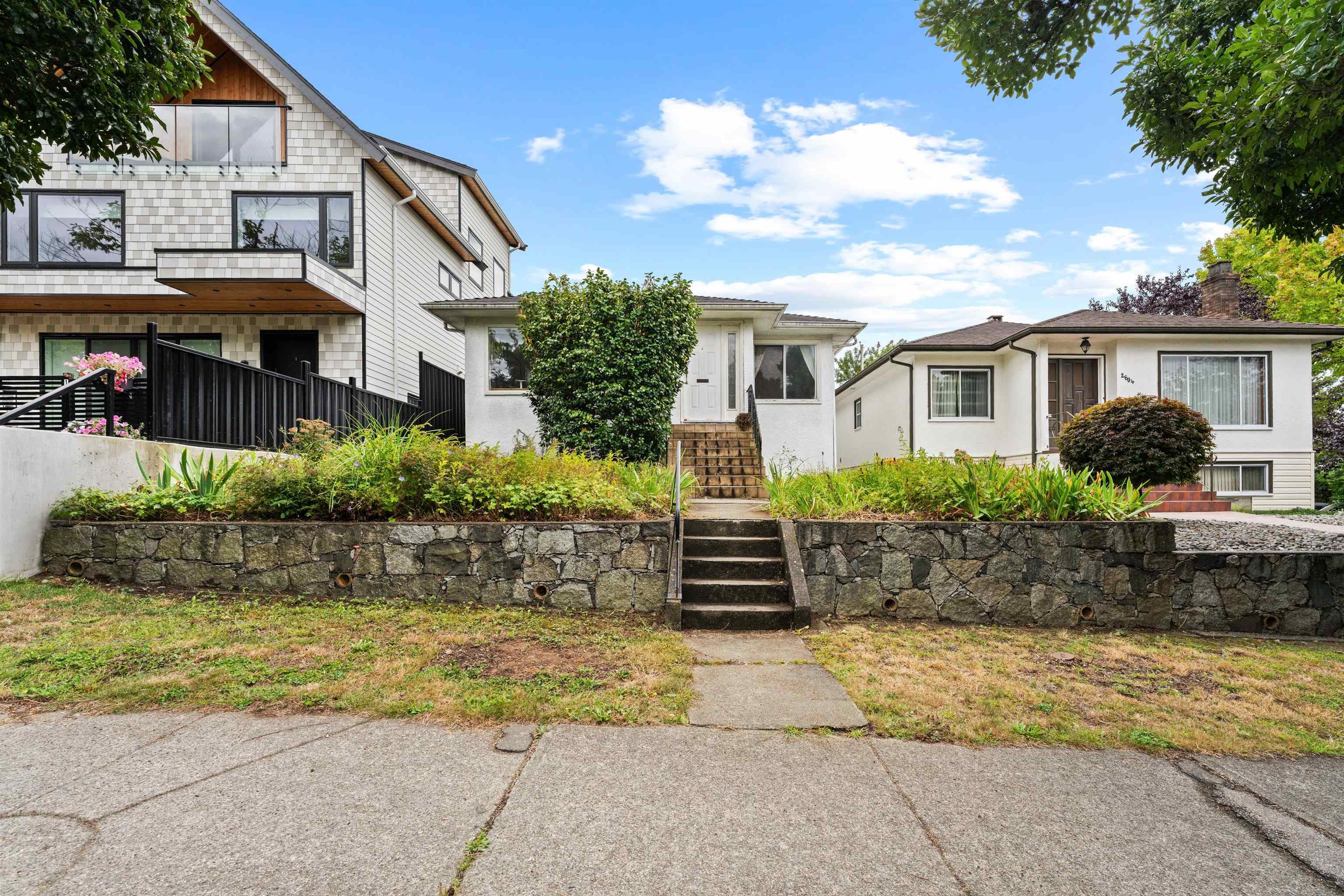 2608 E 4th Avenue, Vancouver, V5M 1K4 — photo 1
