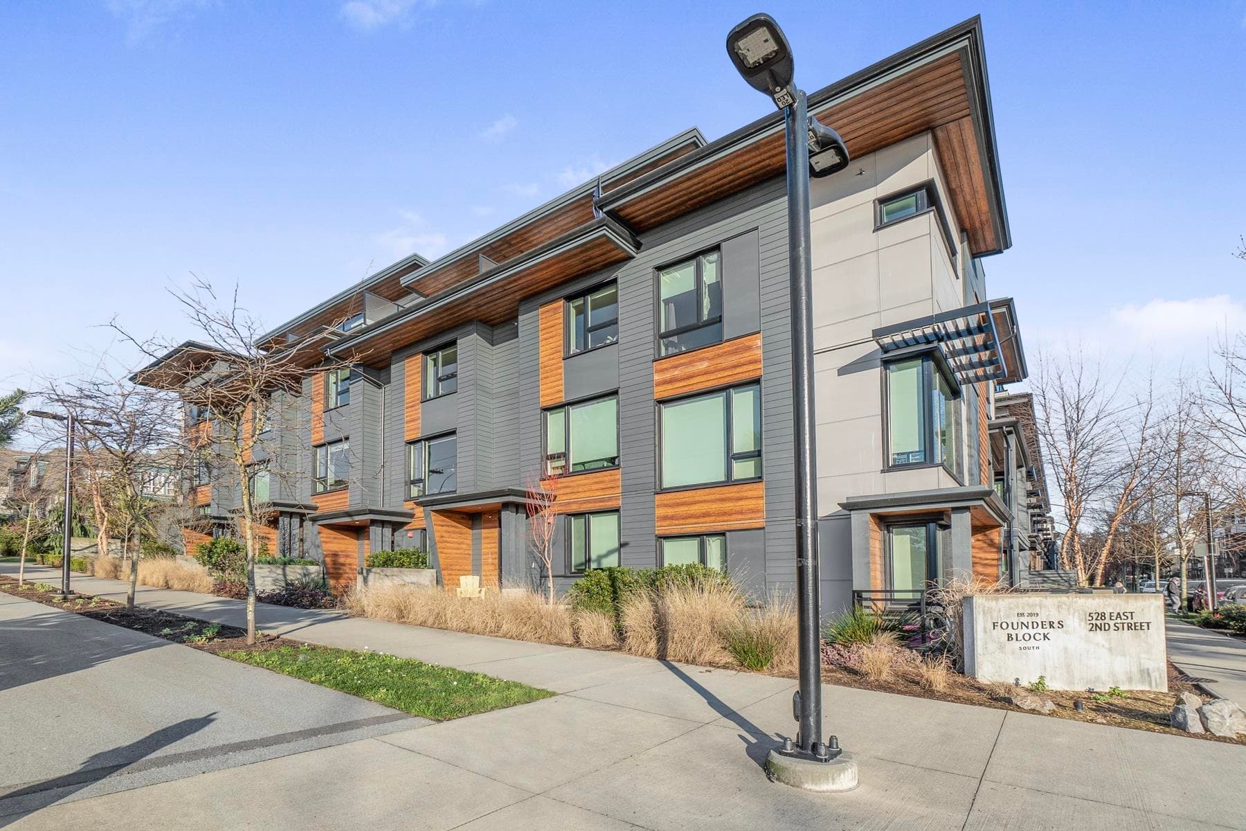 11 - 528 E 2nd Street, North Vancouver, V7L 0G8 — photo 1