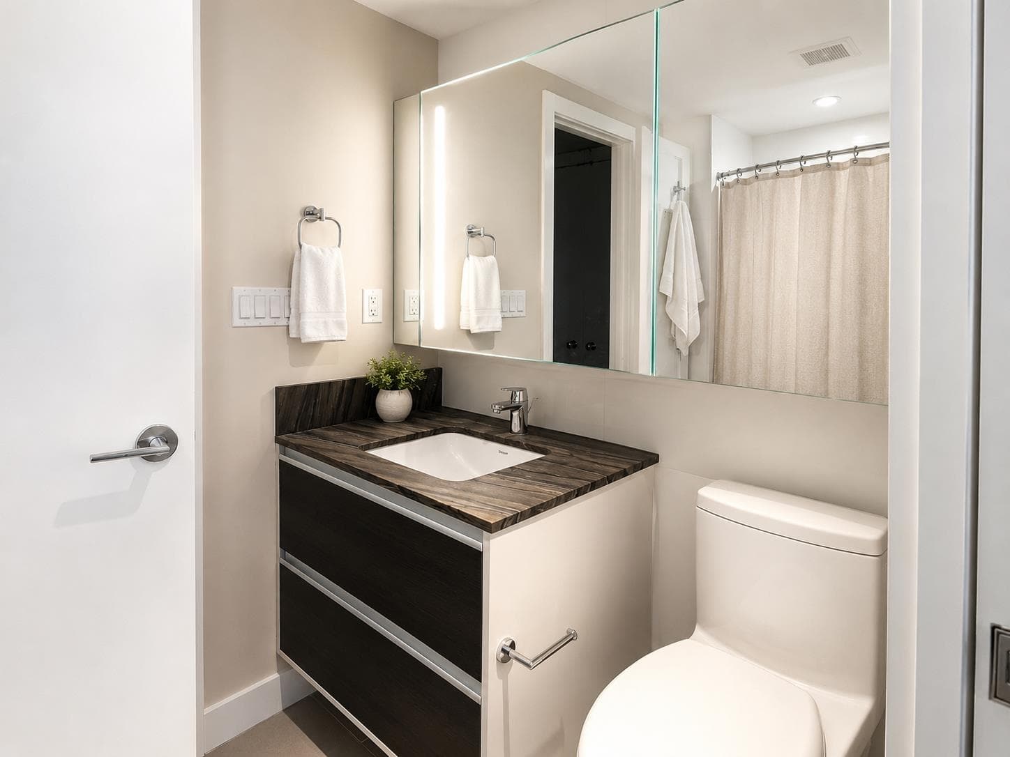 303 - 13398 104 Avenue, Surrey, V3T 1V6 — photo 5