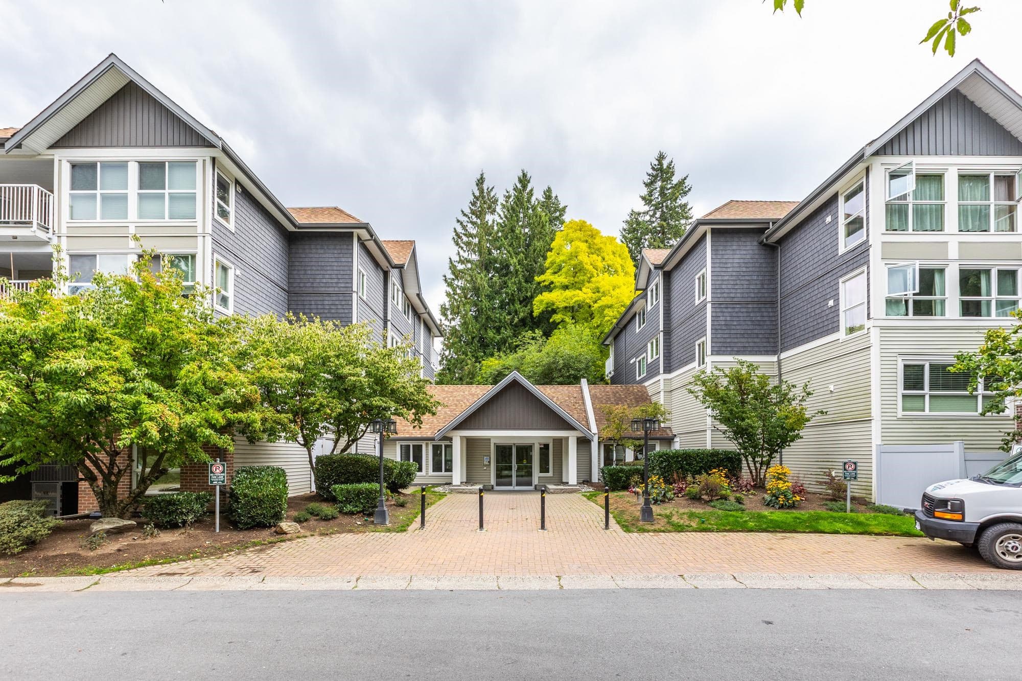 202 - 9688 148 Street, Surrey
