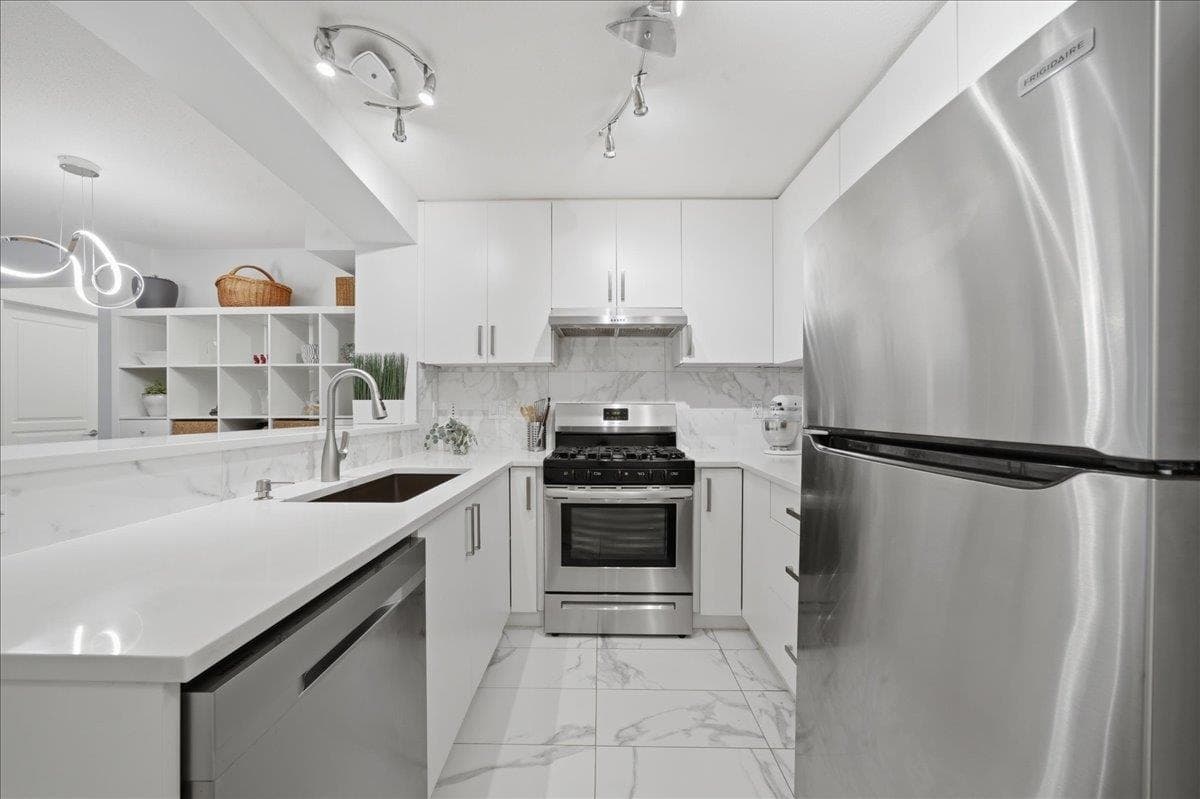 310 - 2966 Silver Springs Boulevard, Coquitlam, V3E 3S1 — photo 3