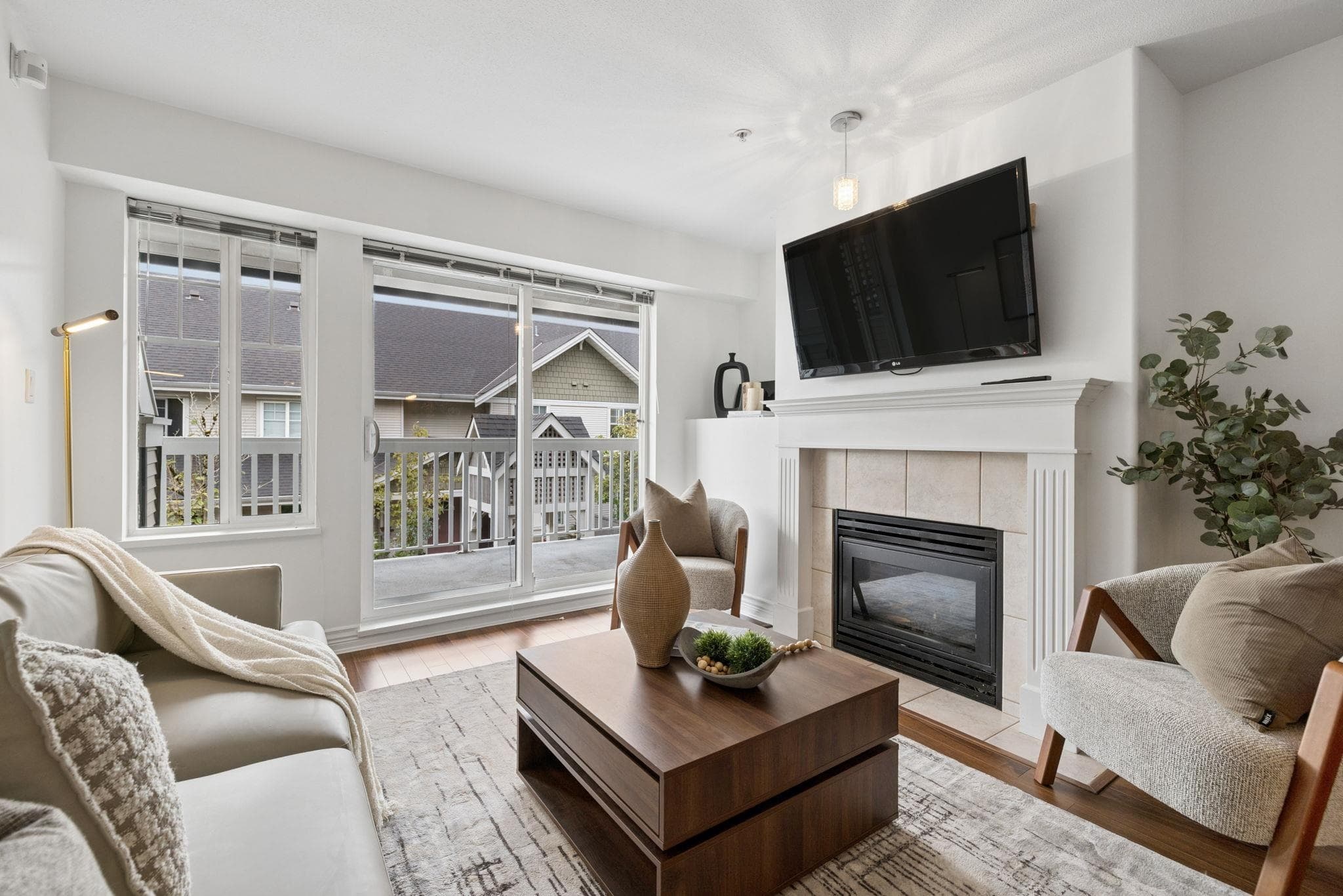 24 - 230 Tenth Street, New Westminster, V3M 3X9 — photo 2