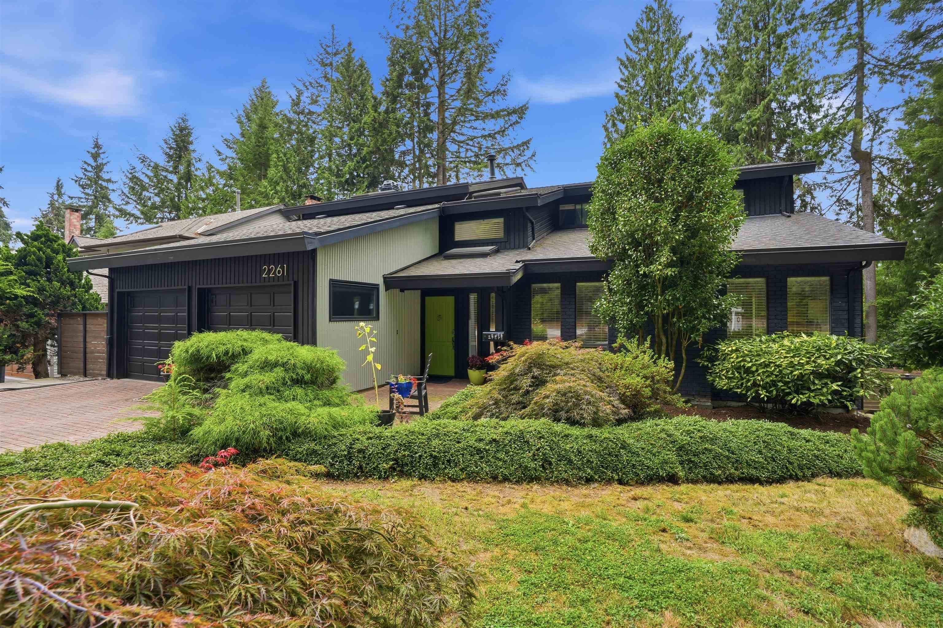 2261 Hill Drive, North Vancouver, V7H 2N1 — photo 2