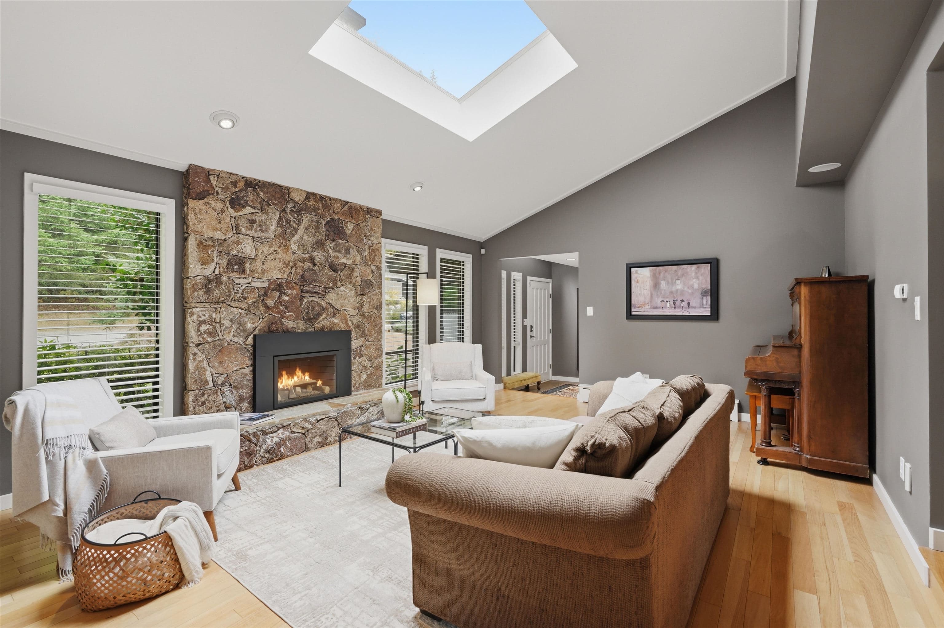 2261 Hill Drive, North Vancouver, V7H 2N1 — photo 5