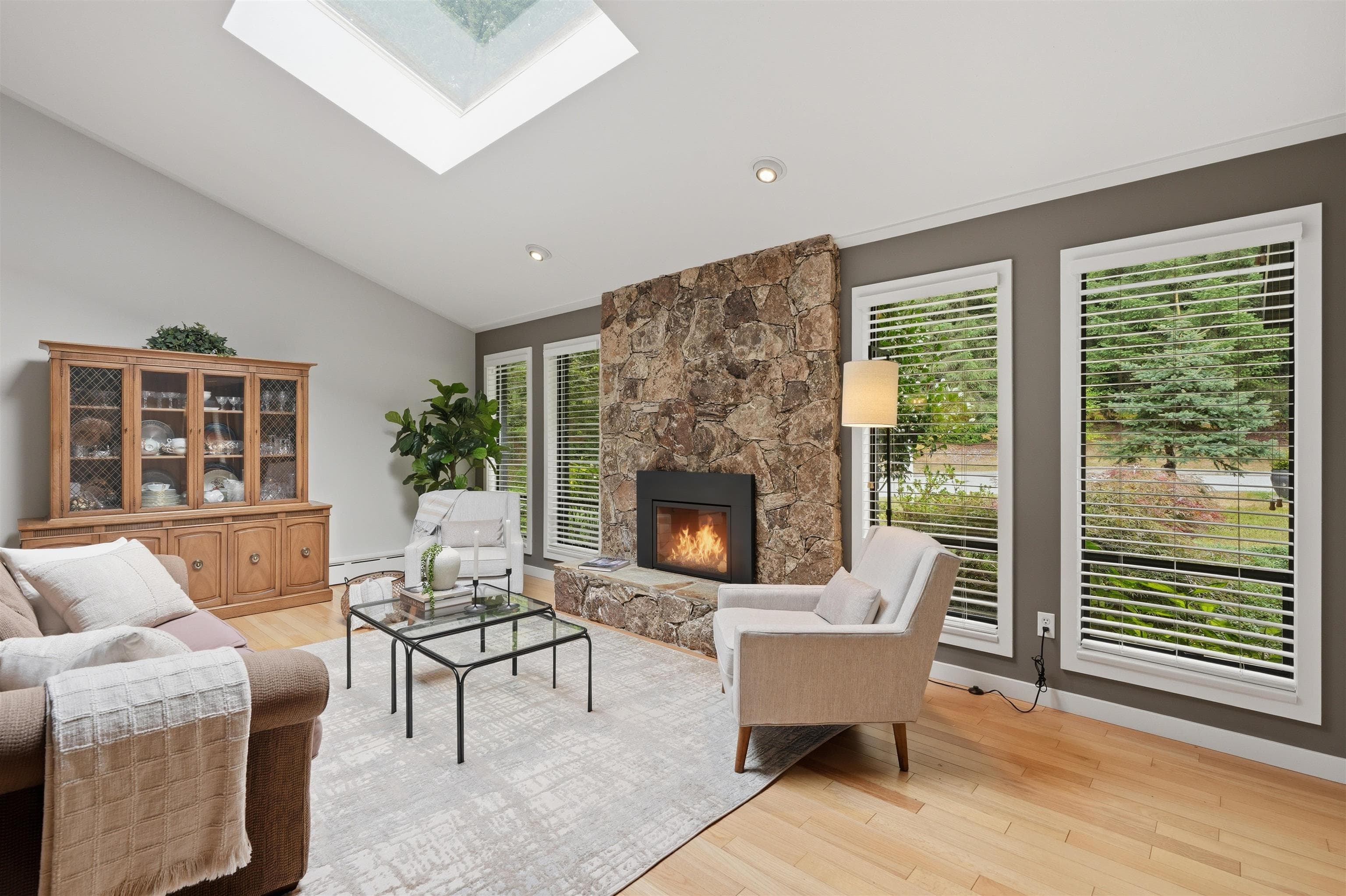 2261 Hill Drive, North Vancouver, V7H 2N1 — photo 4