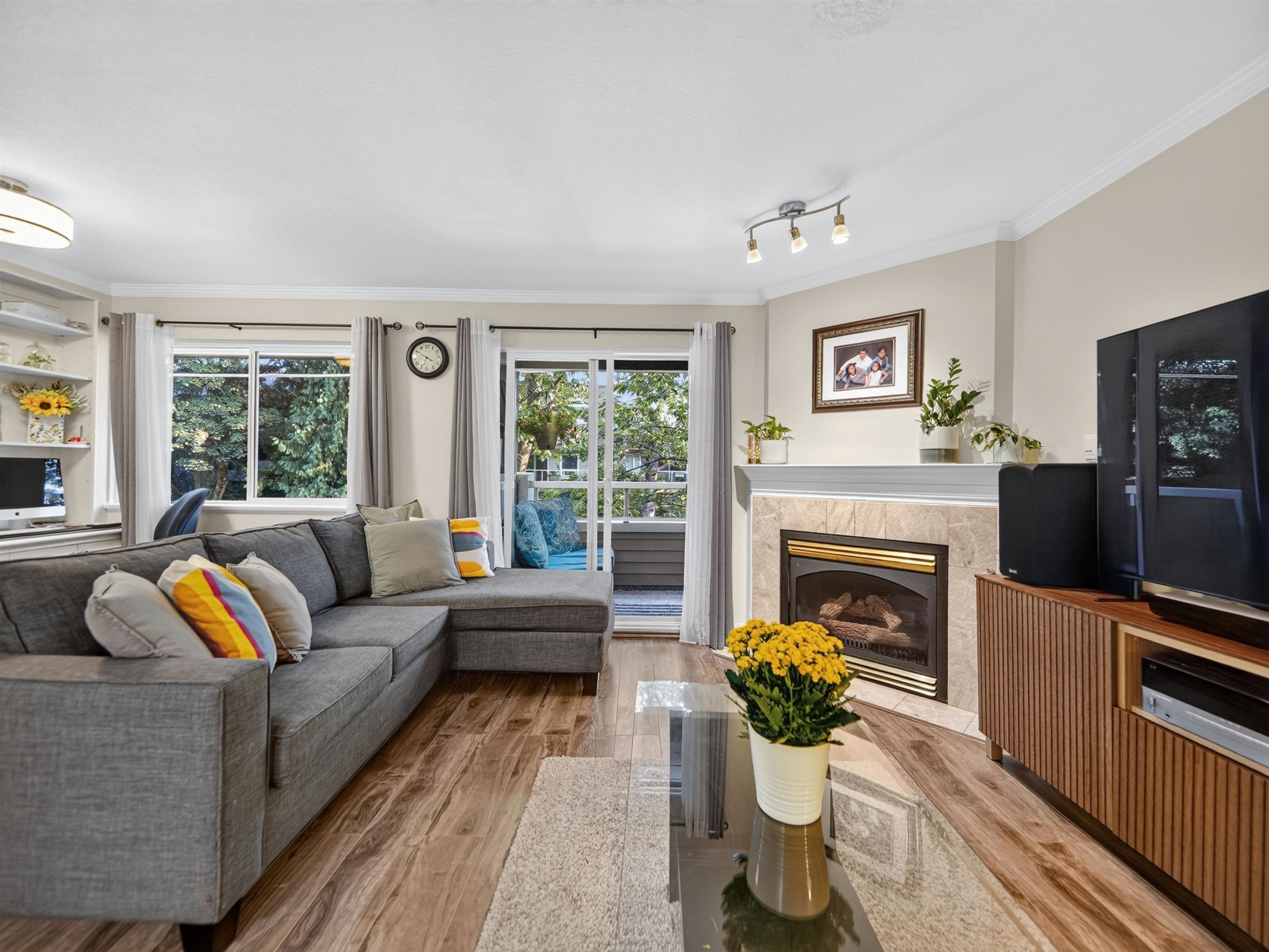 7 - 828 W 16th Street, North Vancouver, V7P 1R3 — photo 2