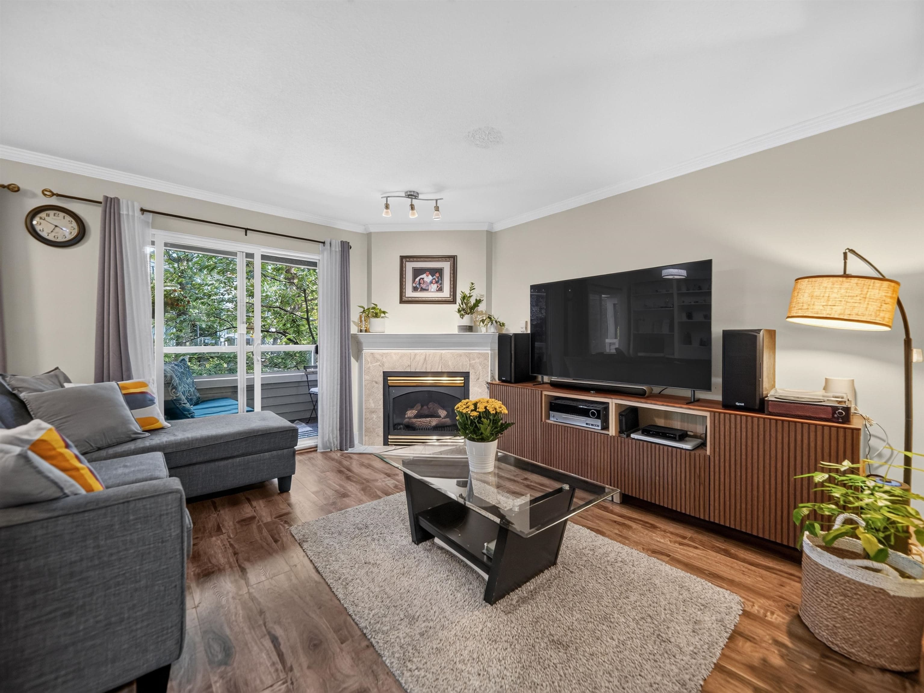 7 - 828 W 16th Street, North Vancouver, V7P 1R3 — photo 1